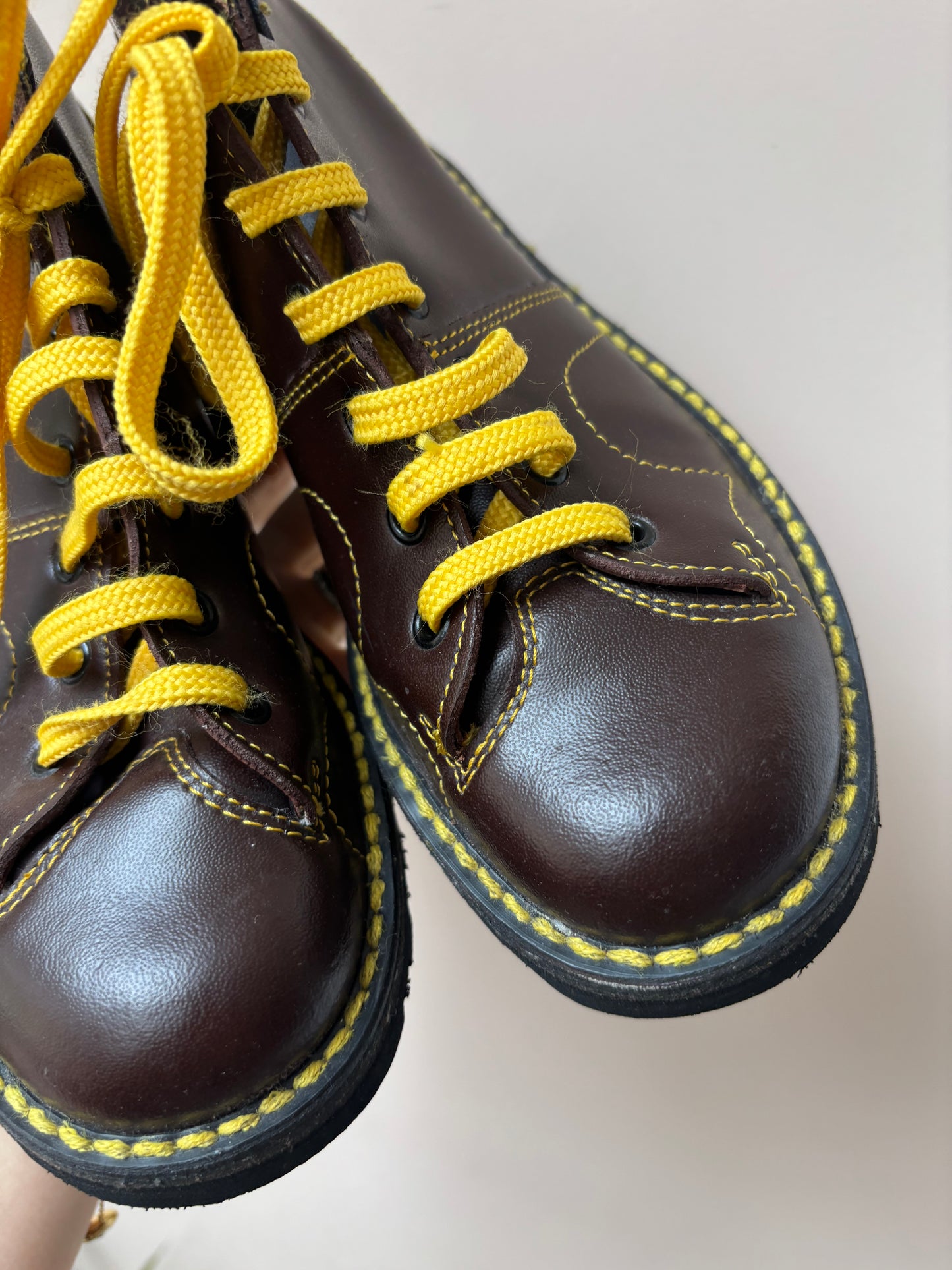 Vintage brown leather boots size UK4