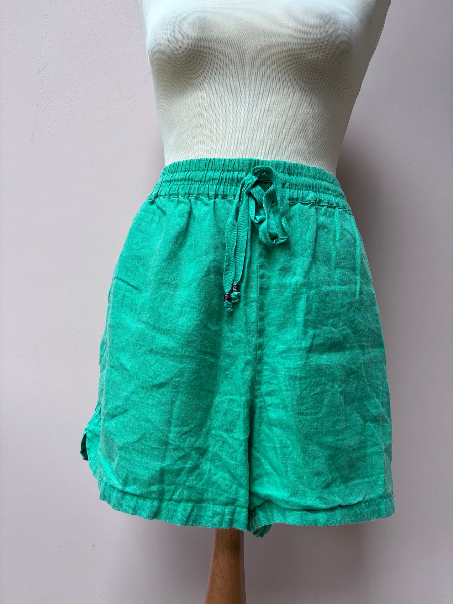 Green 100% linen shorts co ord size 16