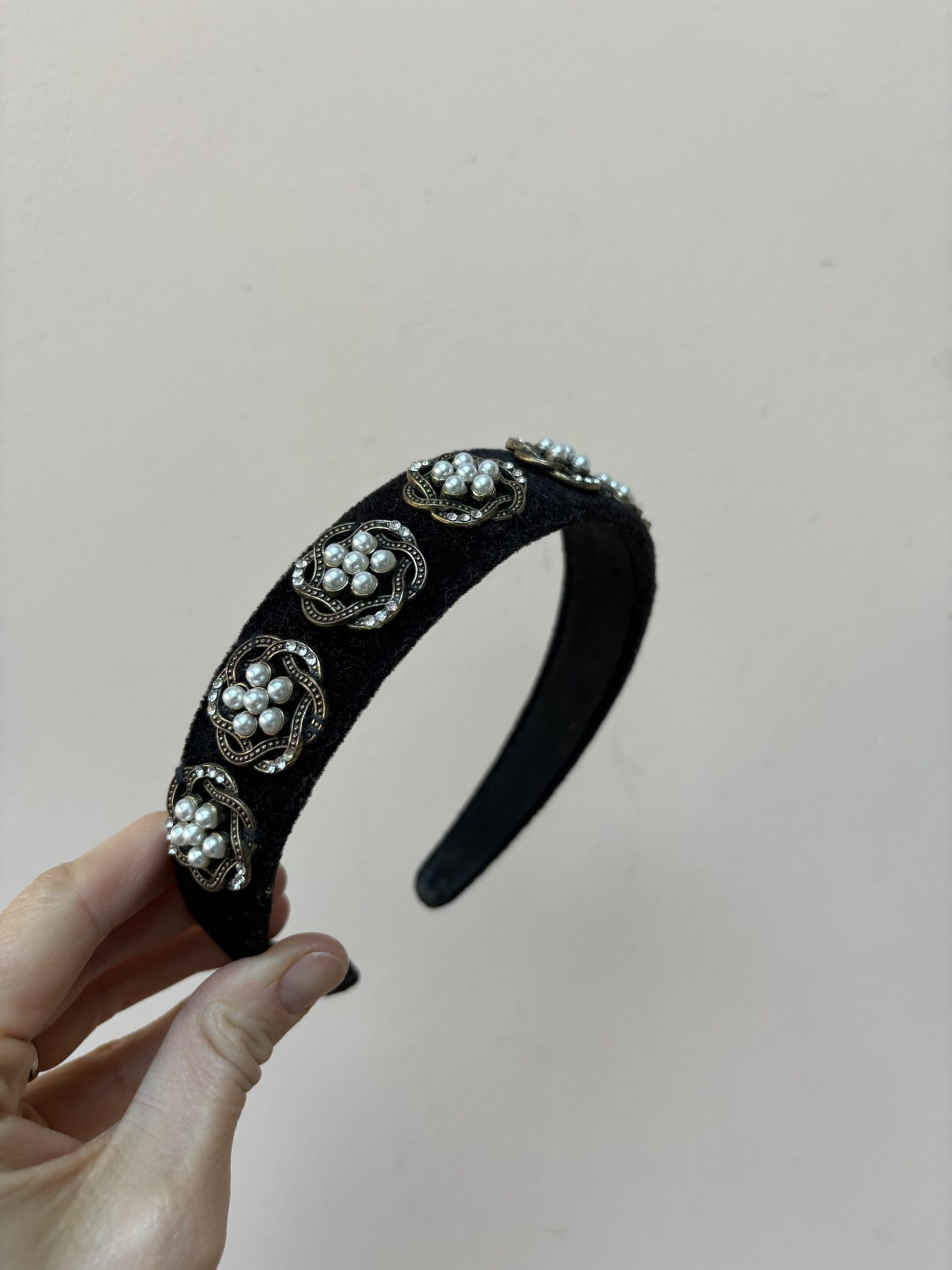 Headband with lovely pearl and stone detailing