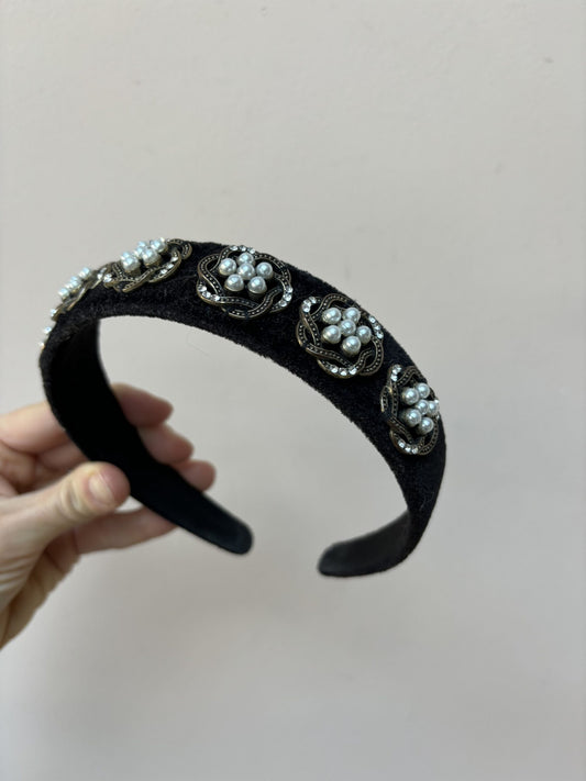 Headband with lovely pearl and stone detailing