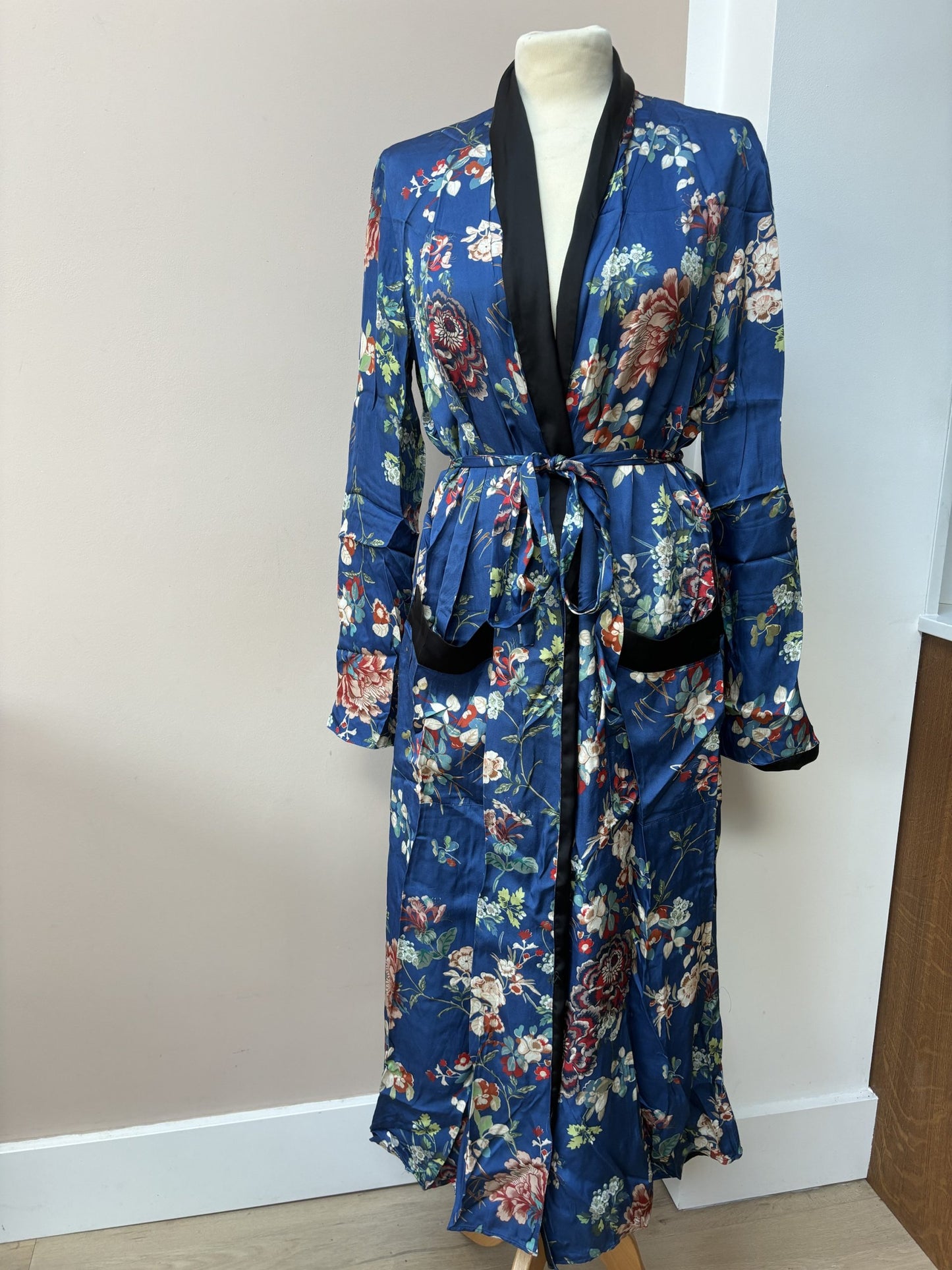Long blue robe size Small