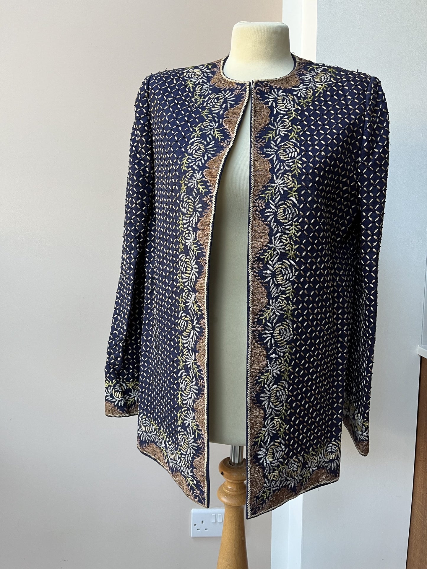 Vintage embroidered jacket Size 8/10