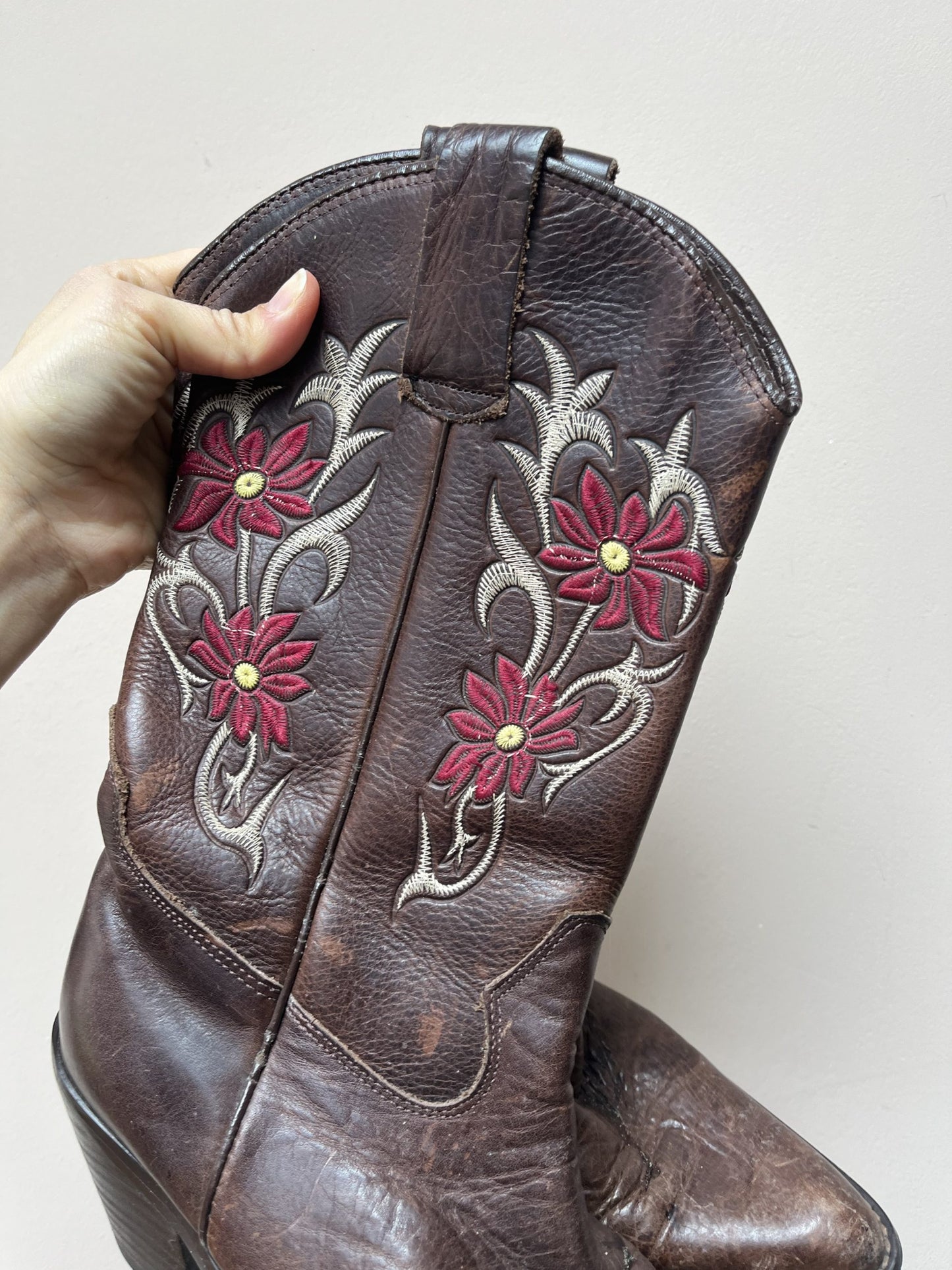 Leather cowboy boots with floral embroidery U.K. 4