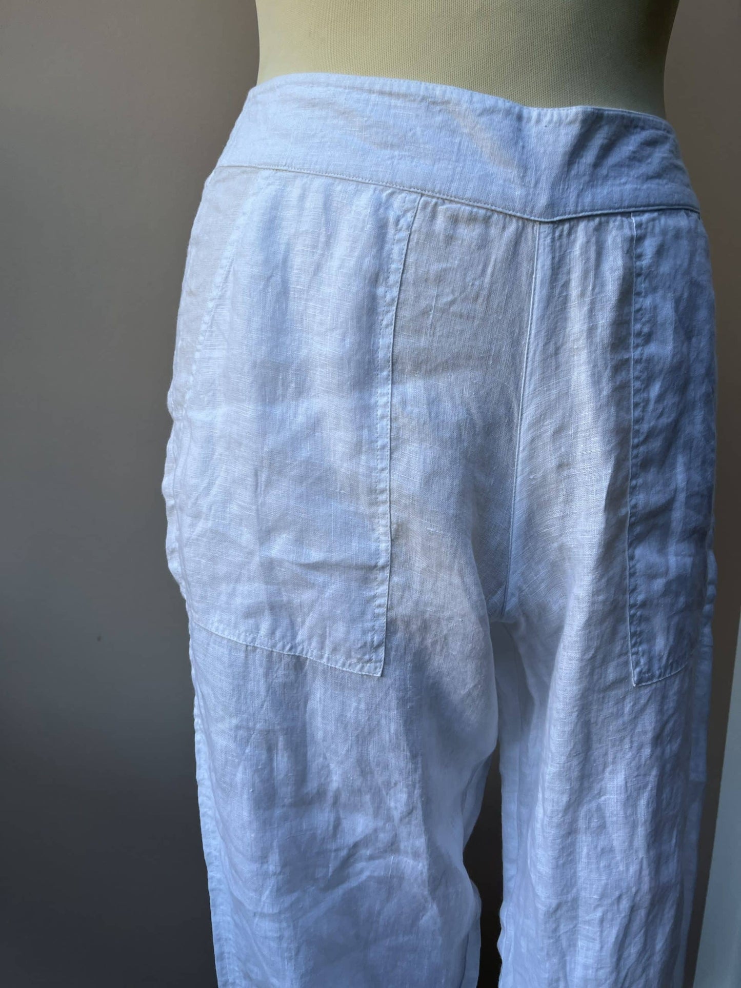 White lightweight trousers size 10