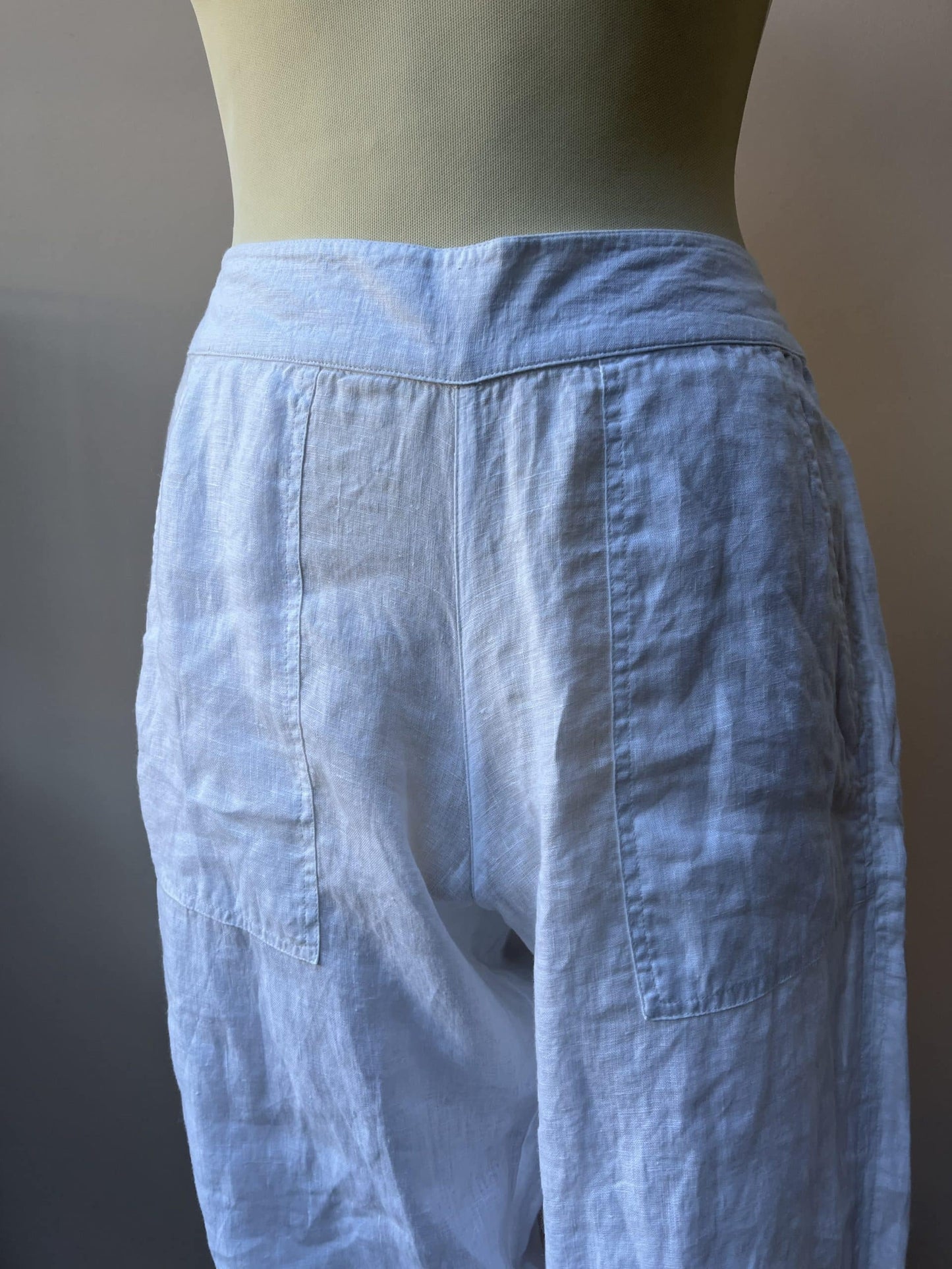 White lightweight trousers size 10