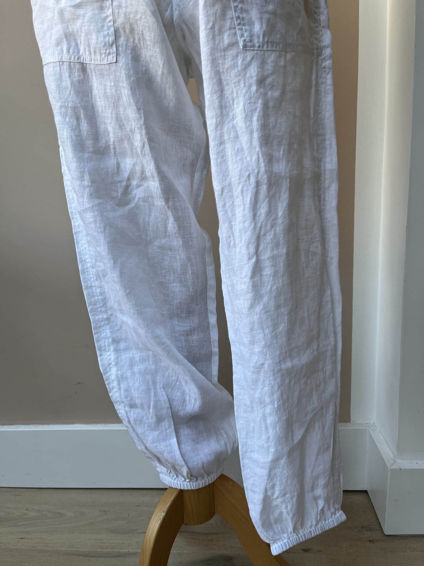 White lightweight trousers size 10