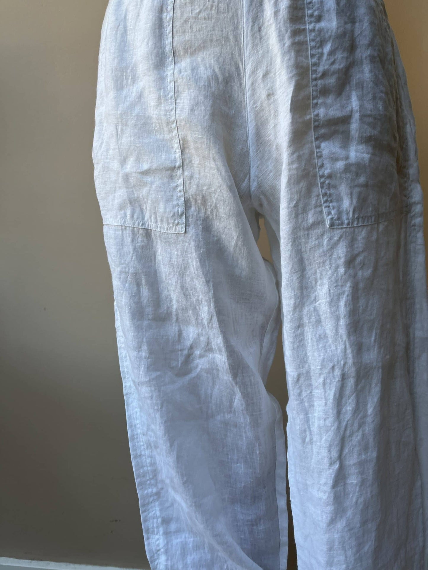 White lightweight trousers size 10