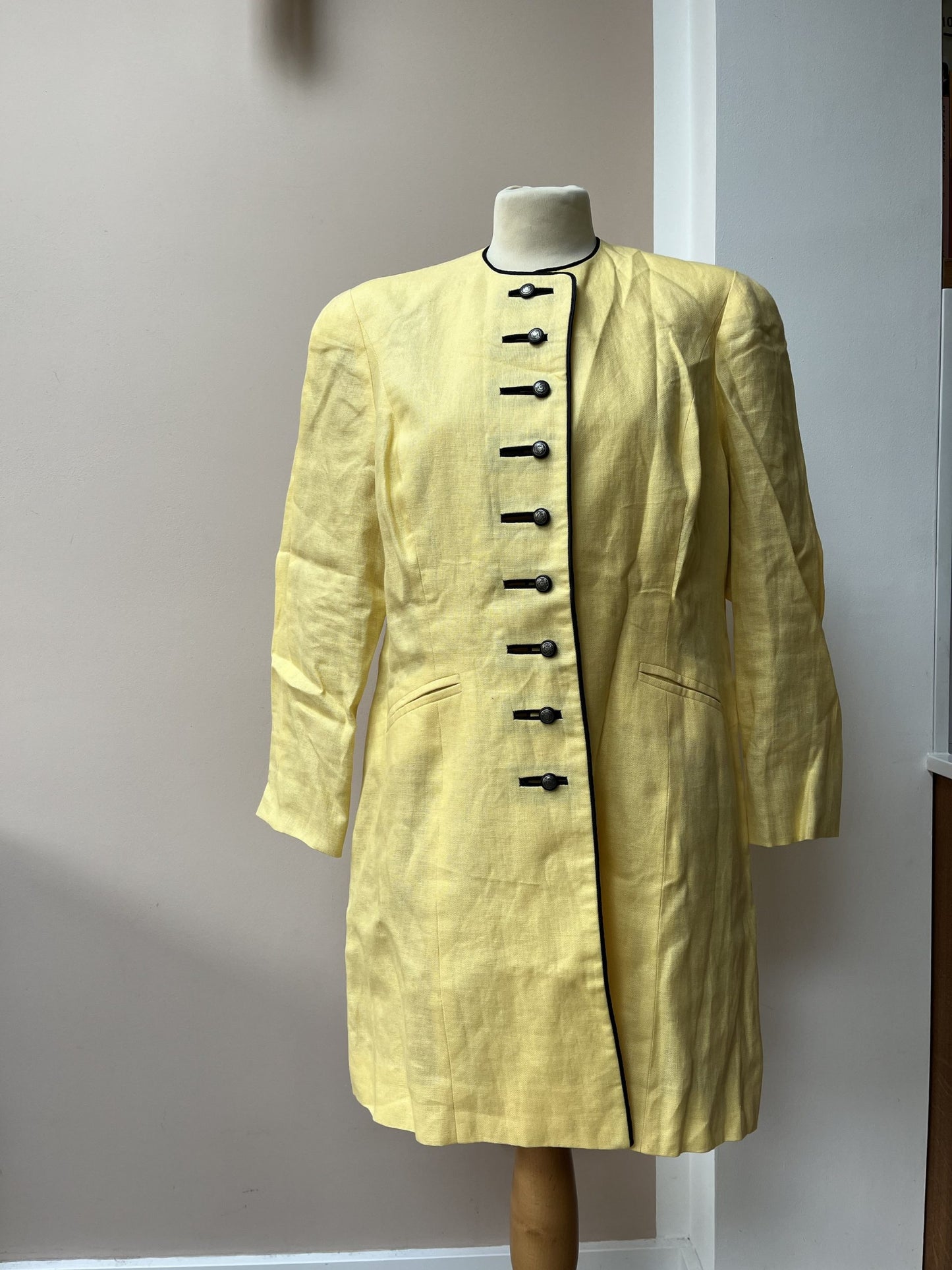 Vintage linen jacket size 14