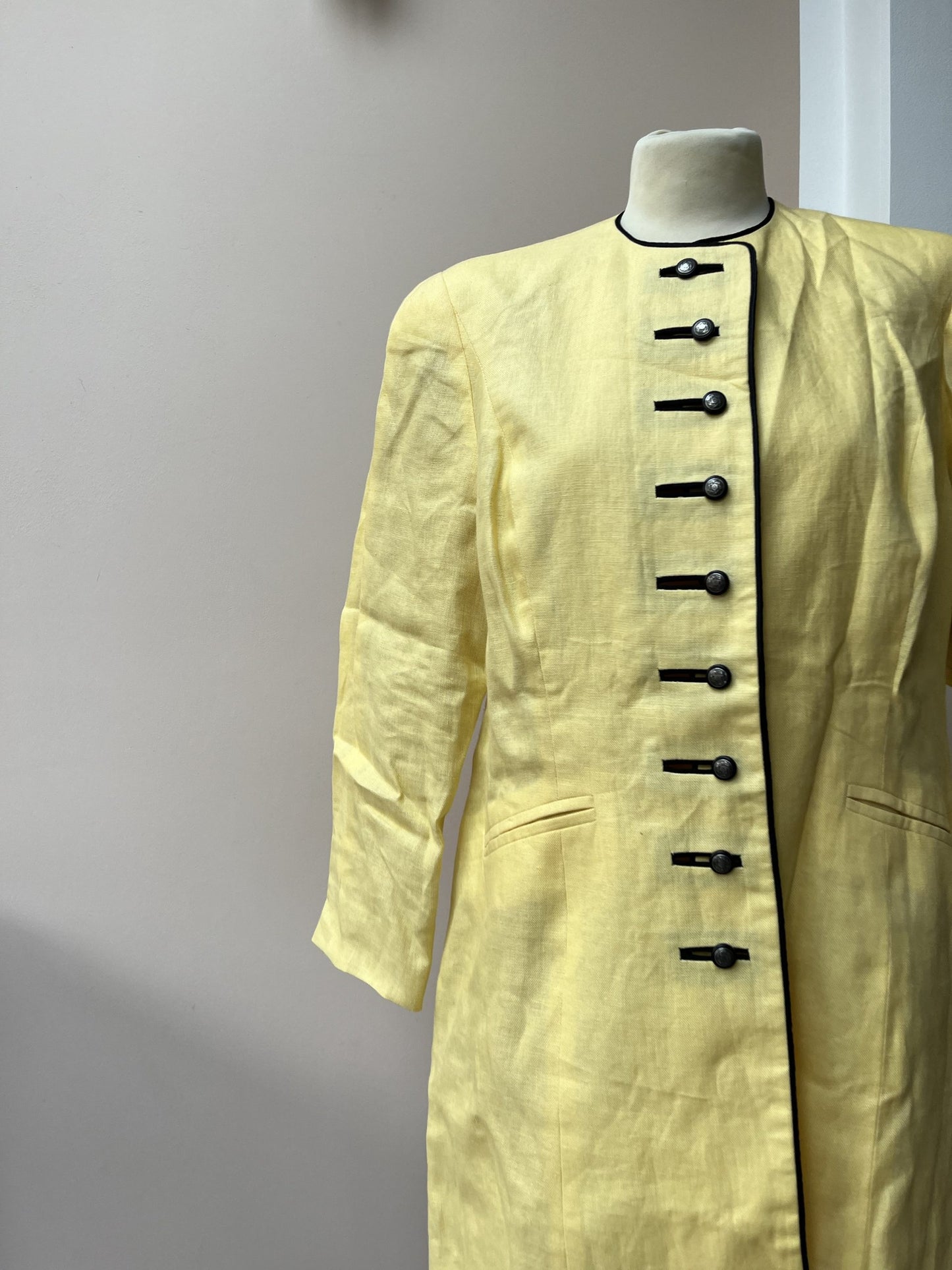 Vintage linen jacket size 14