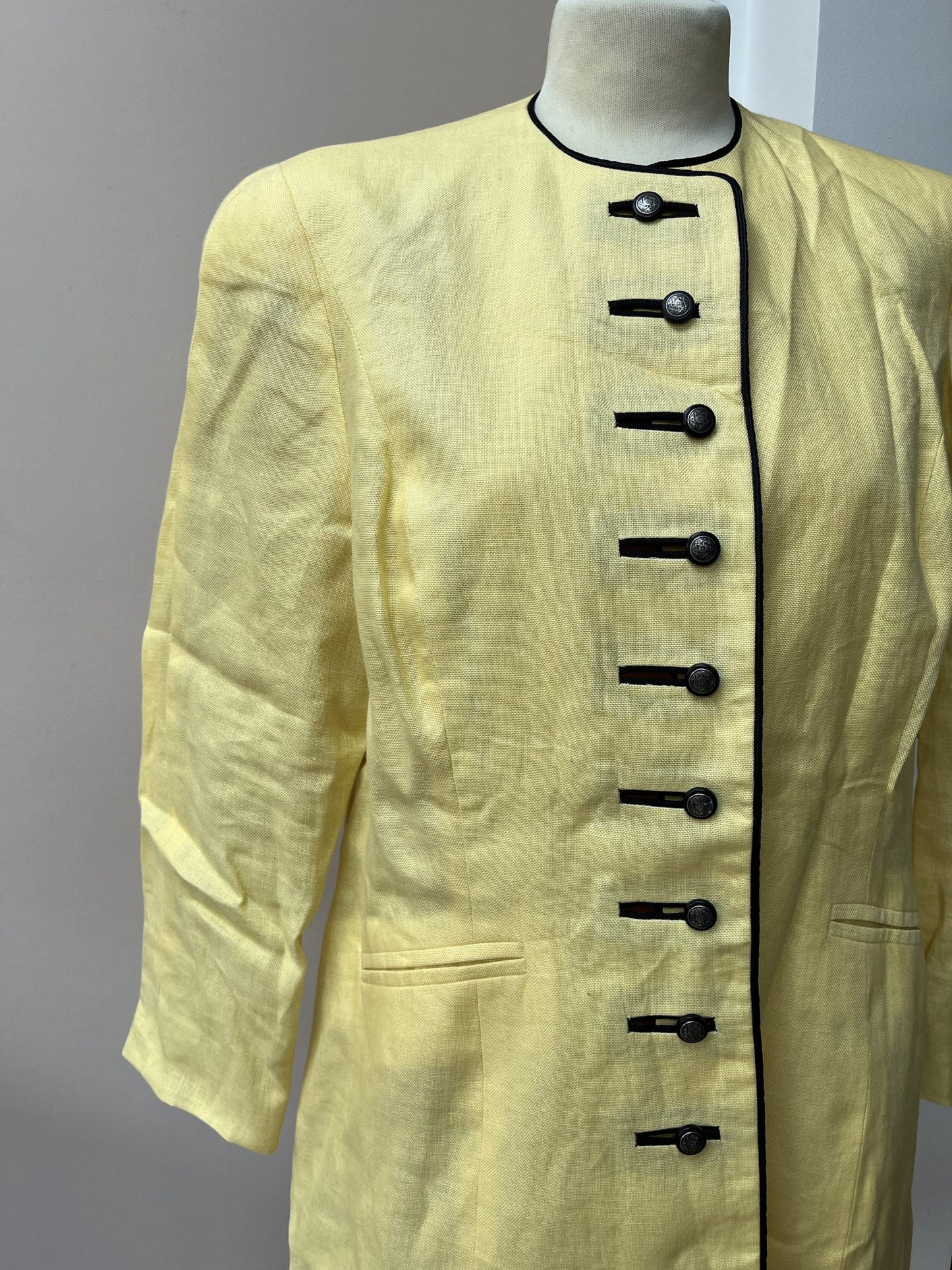 Vintage linen jacket size 14