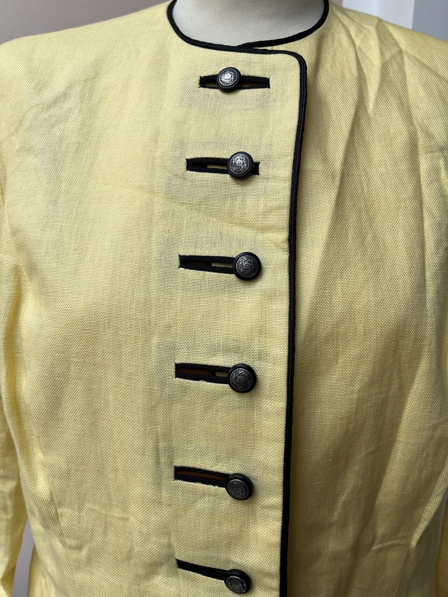 Vintage linen jacket size 14