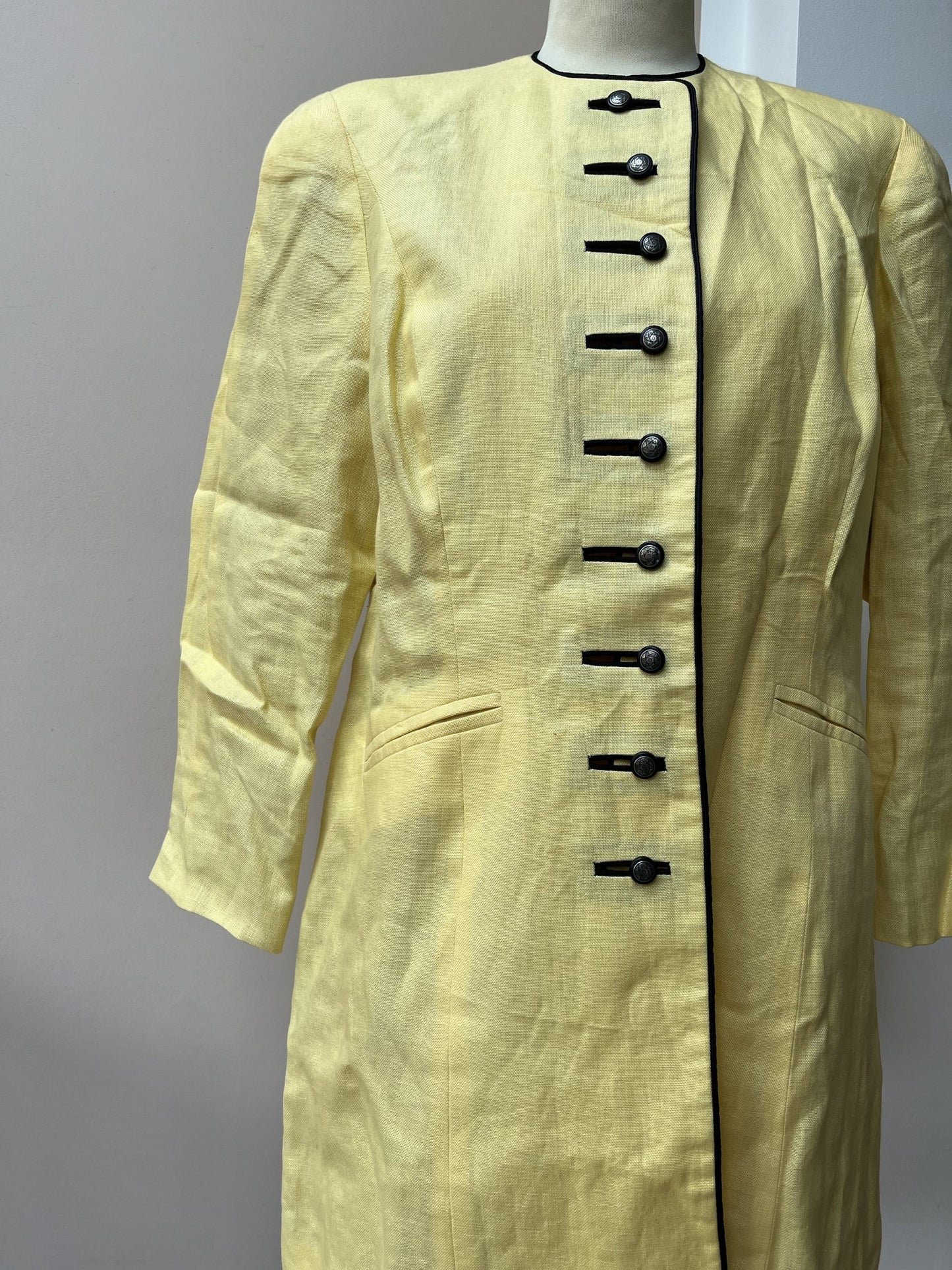 Vintage linen jacket size 14