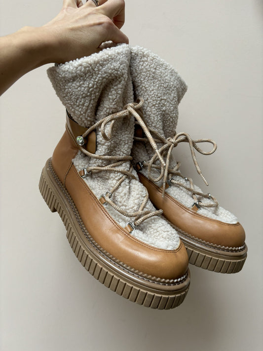 Leather and shearling boots size 41 (UK8)