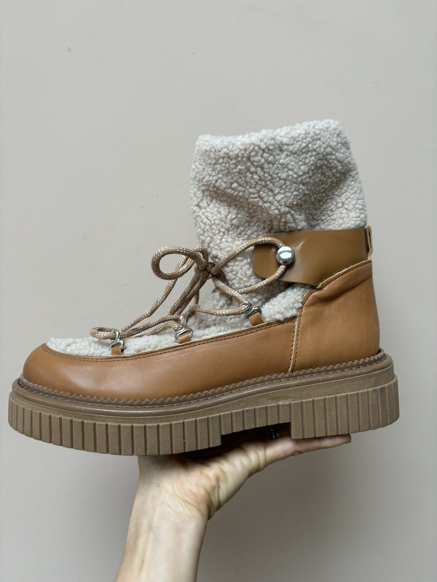 Leather and shearling boots size 41 (UK8)