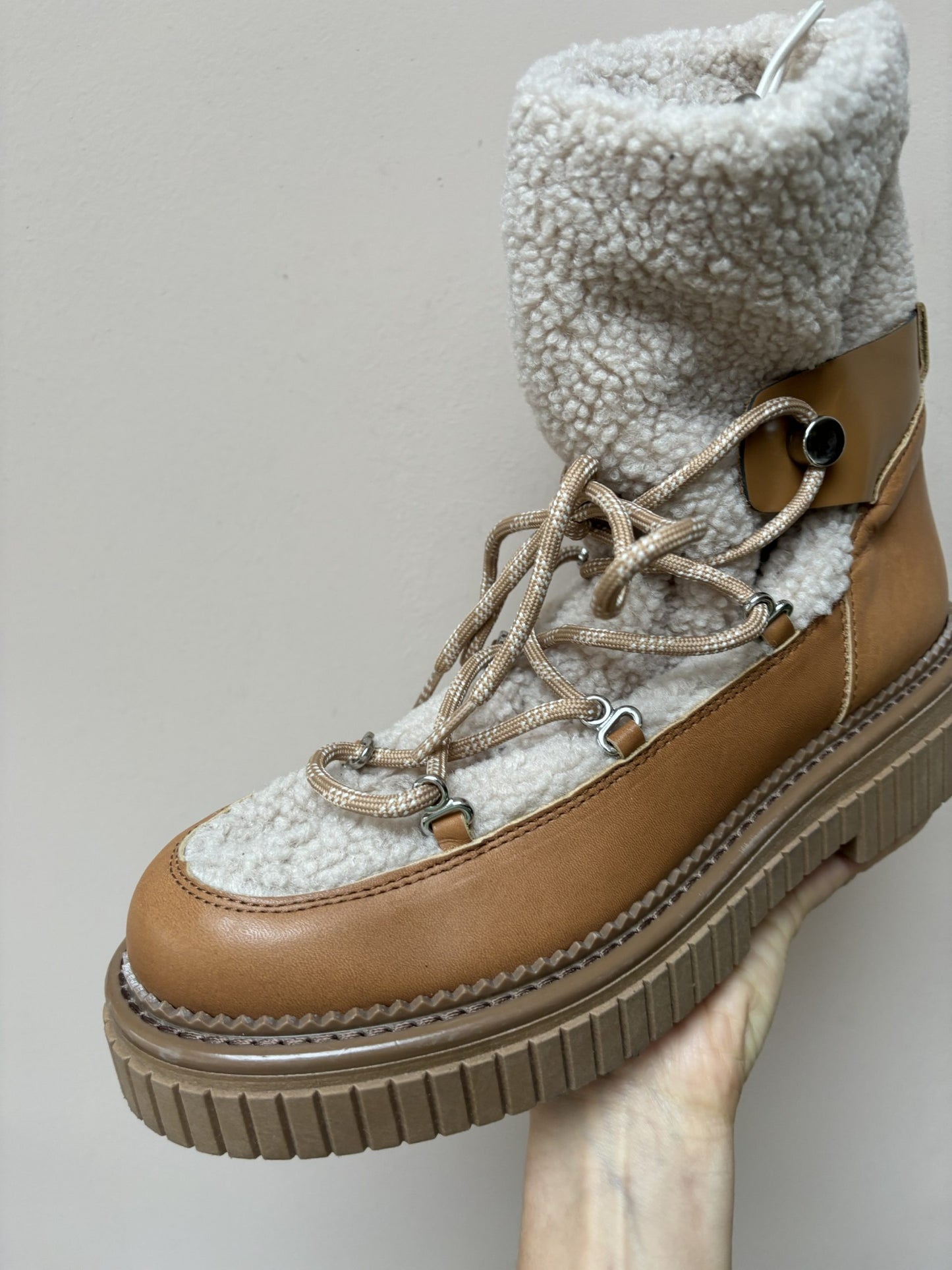 Leather and shearling boots size 41 (UK8)