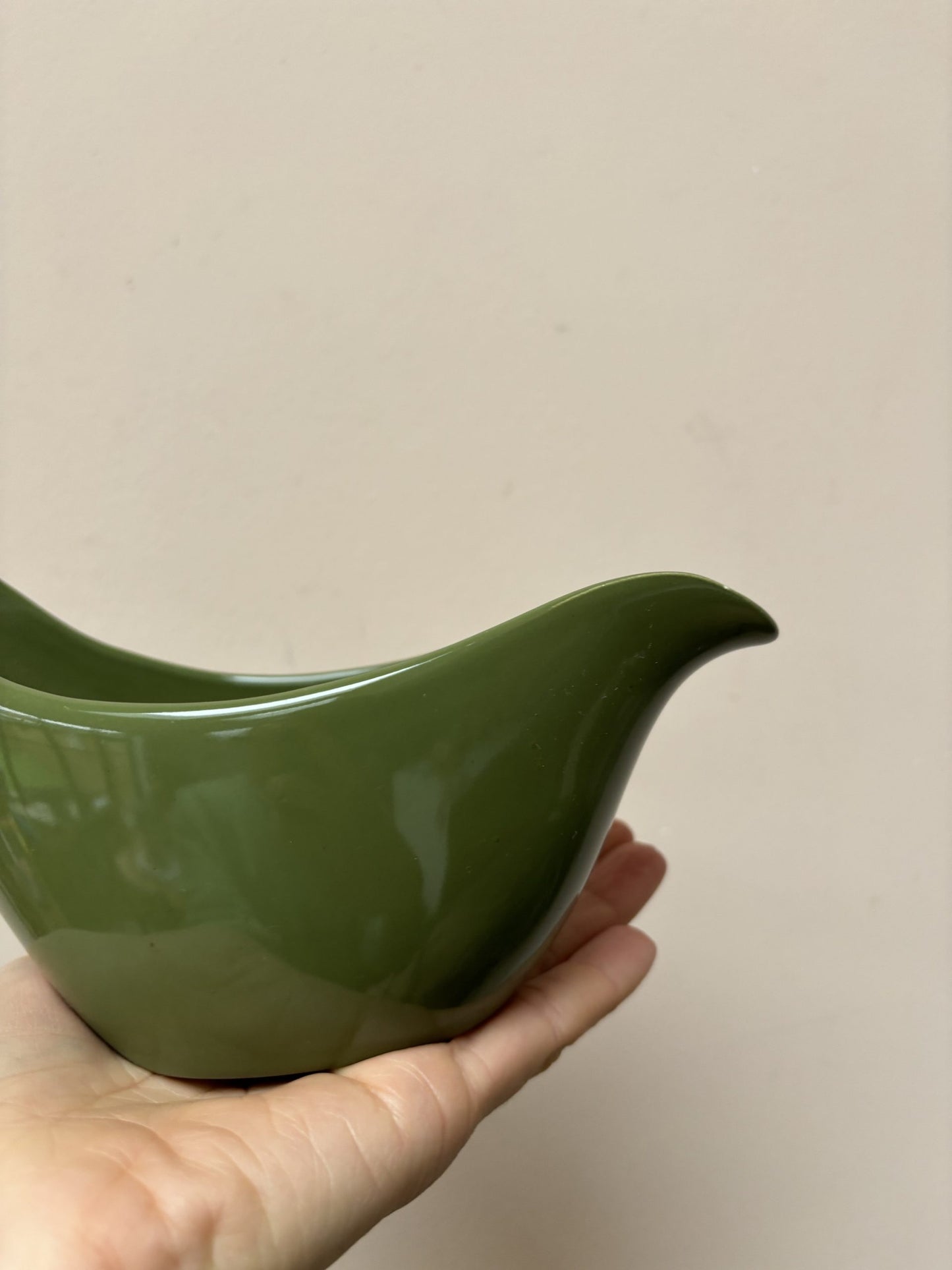 Vintage Midwinter Riverside gravy boat