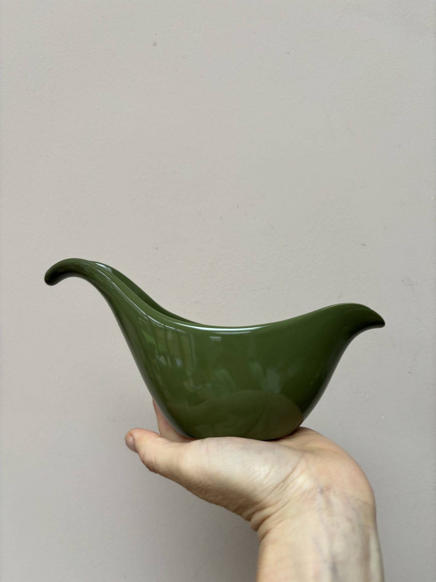 Vintage Midwinter Riverside gravy boat