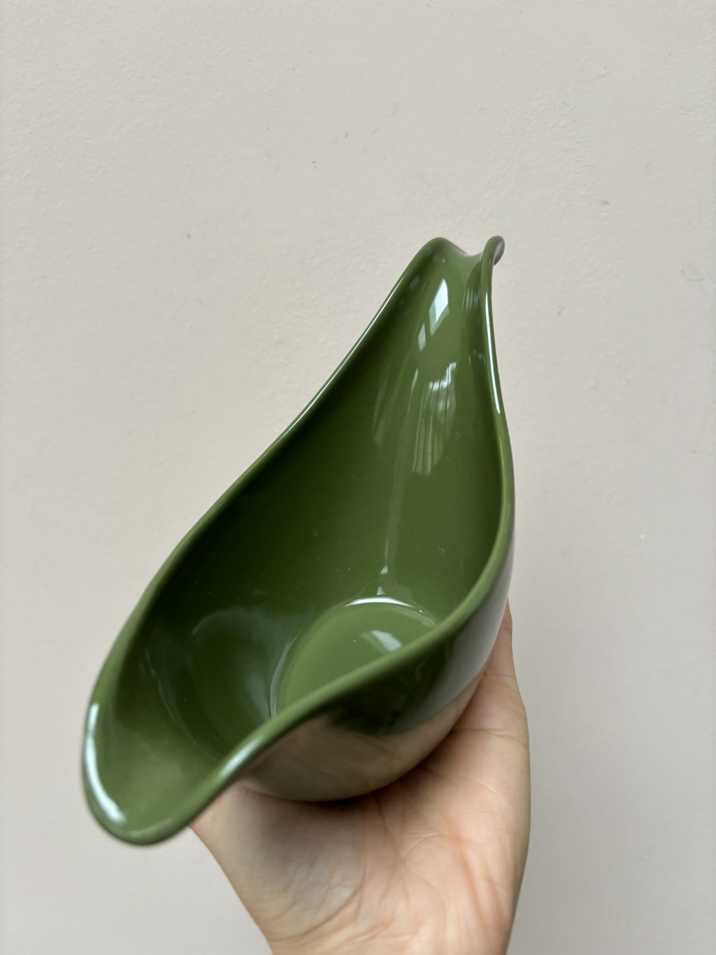 Vintage Midwinter Riverside gravy boat