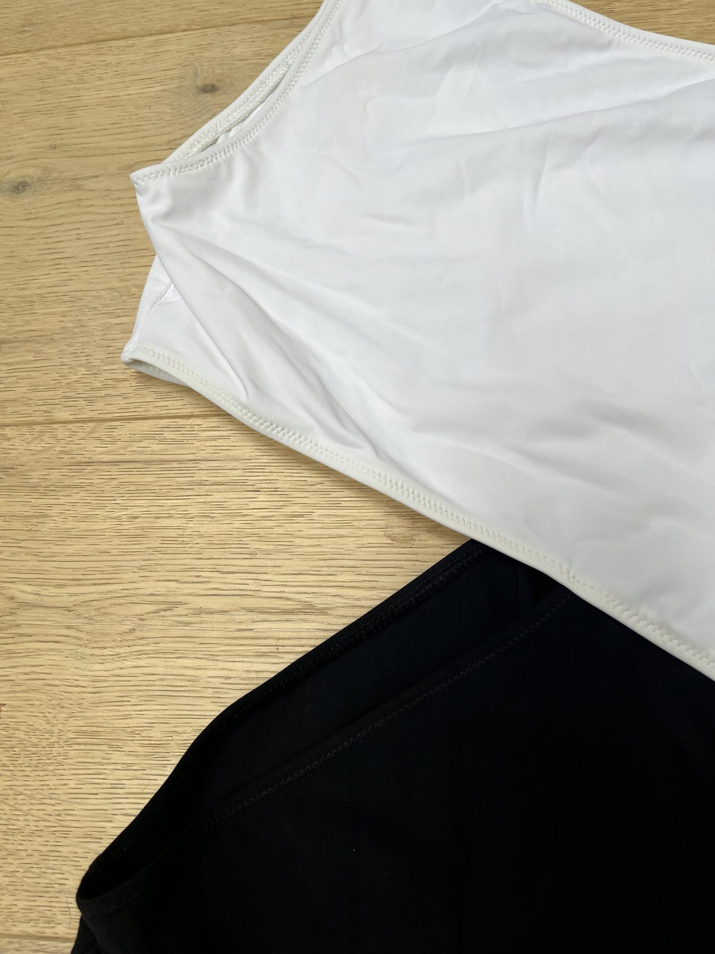 Araks cut out one shoulder swimsuit size Large