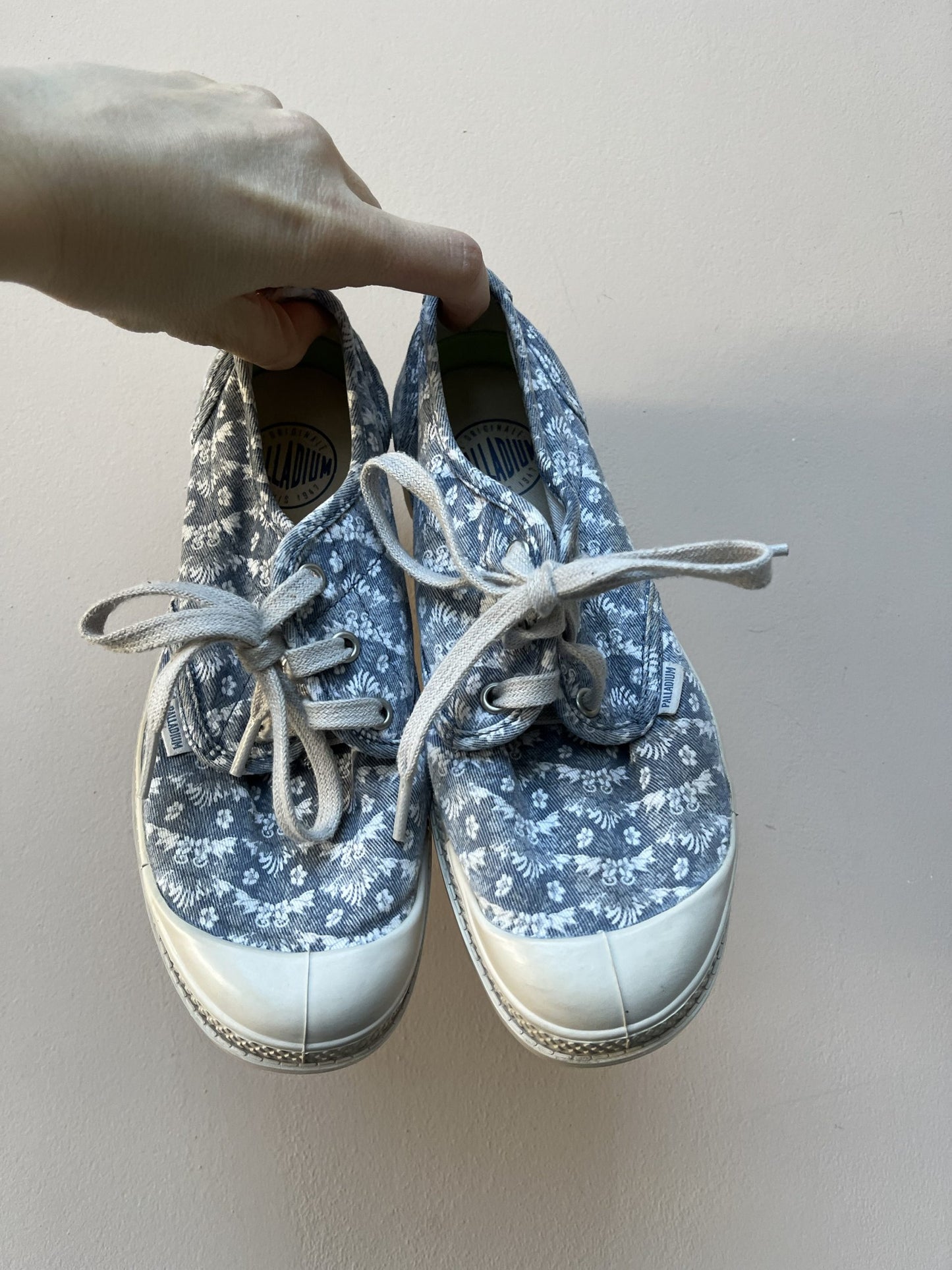 Palladium shoes size UK5