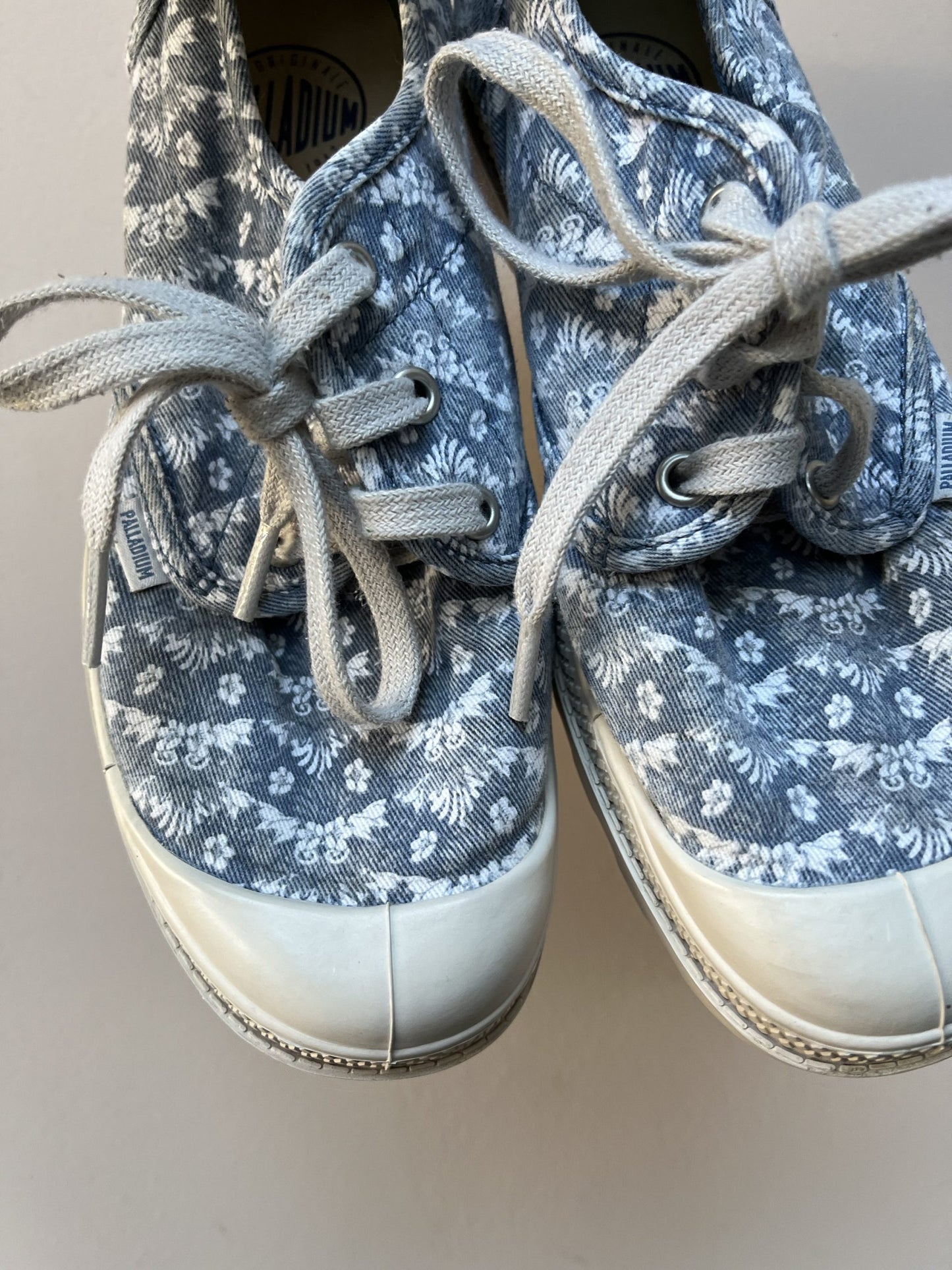 Palladium shoes size UK5