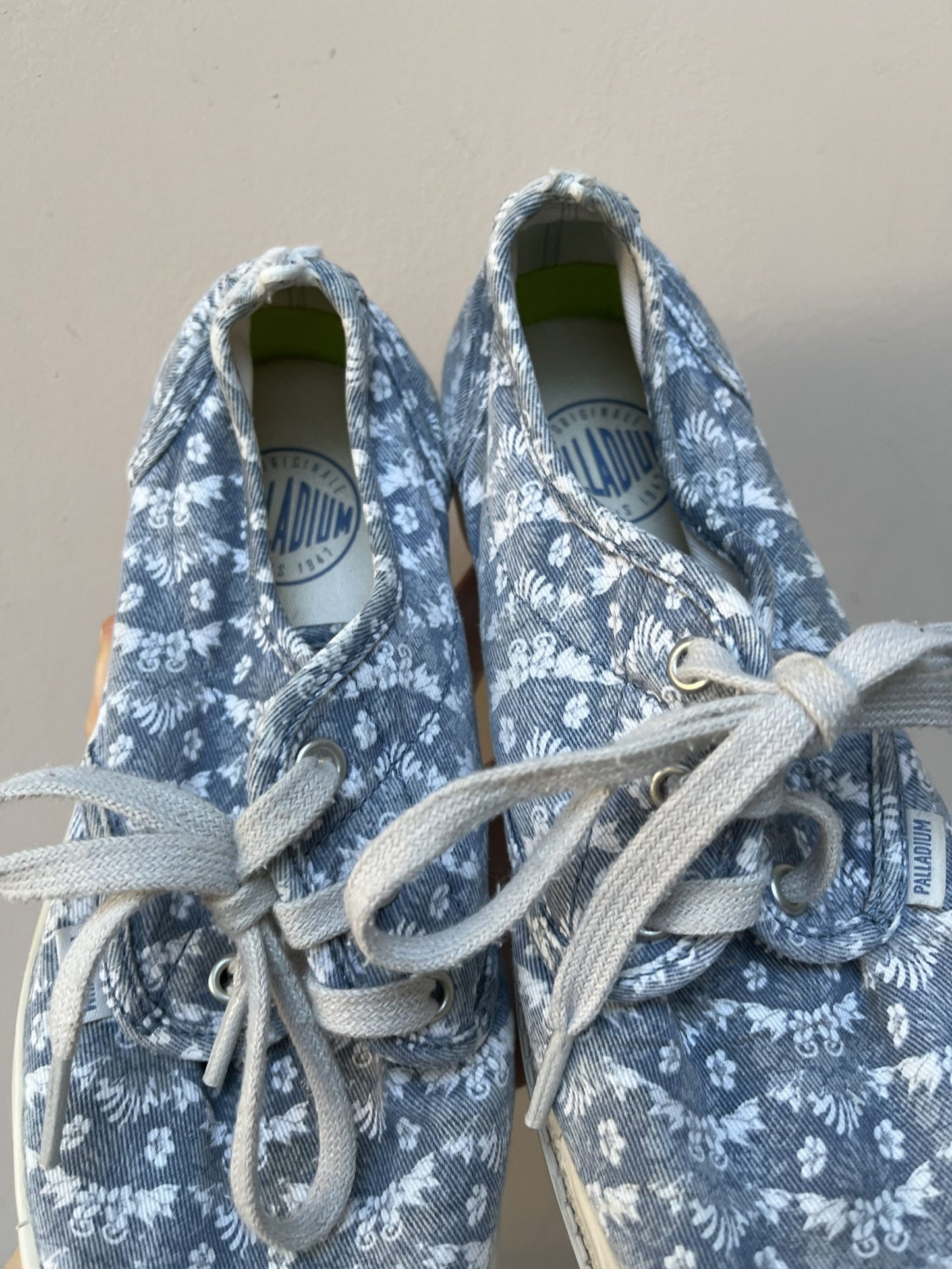 Palladium shoes size UK5