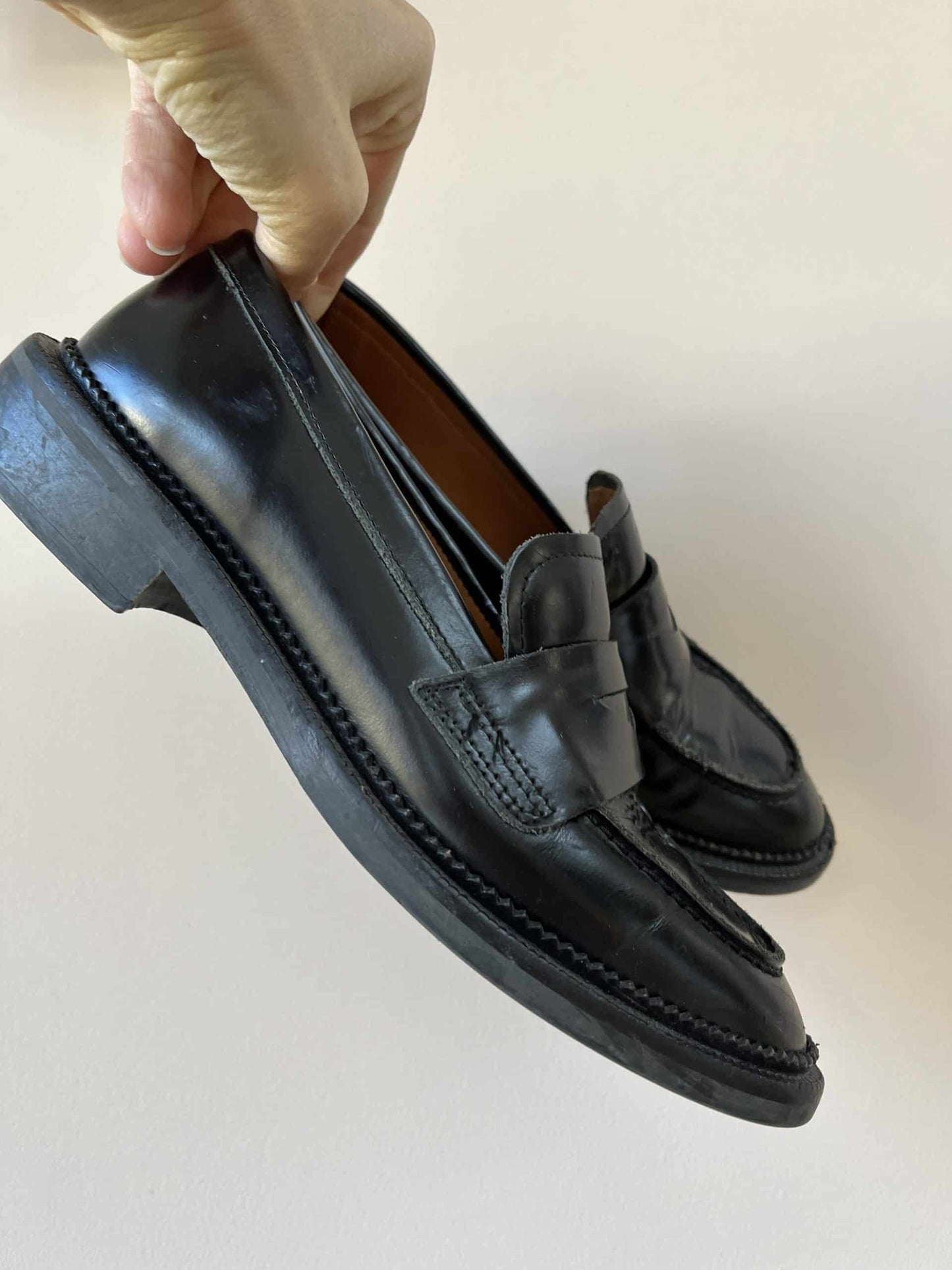 Black leather flats size uk4