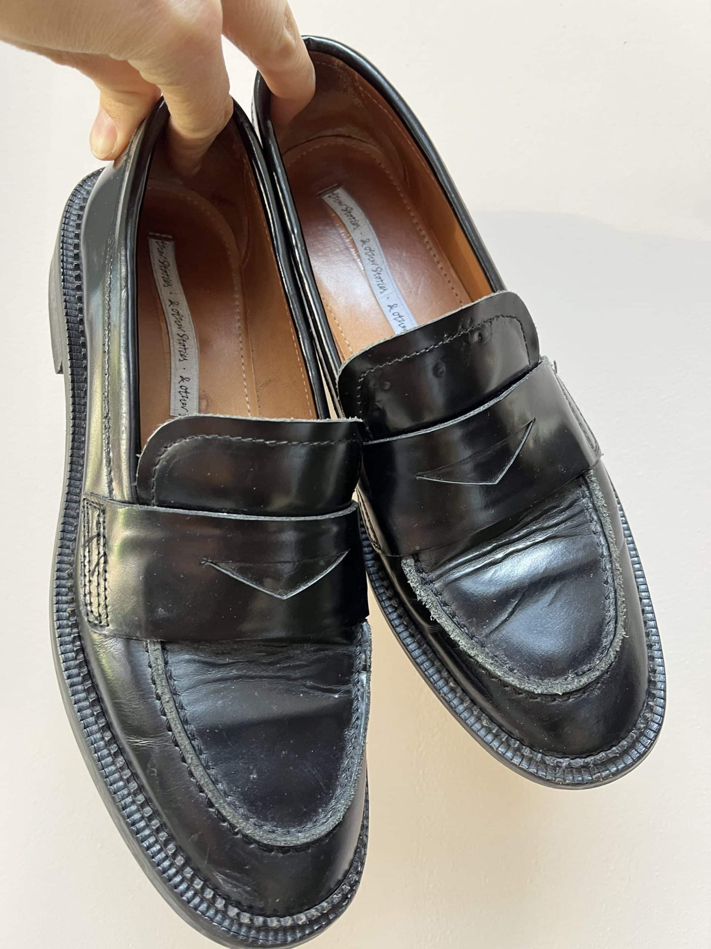 Black leather flats size uk4