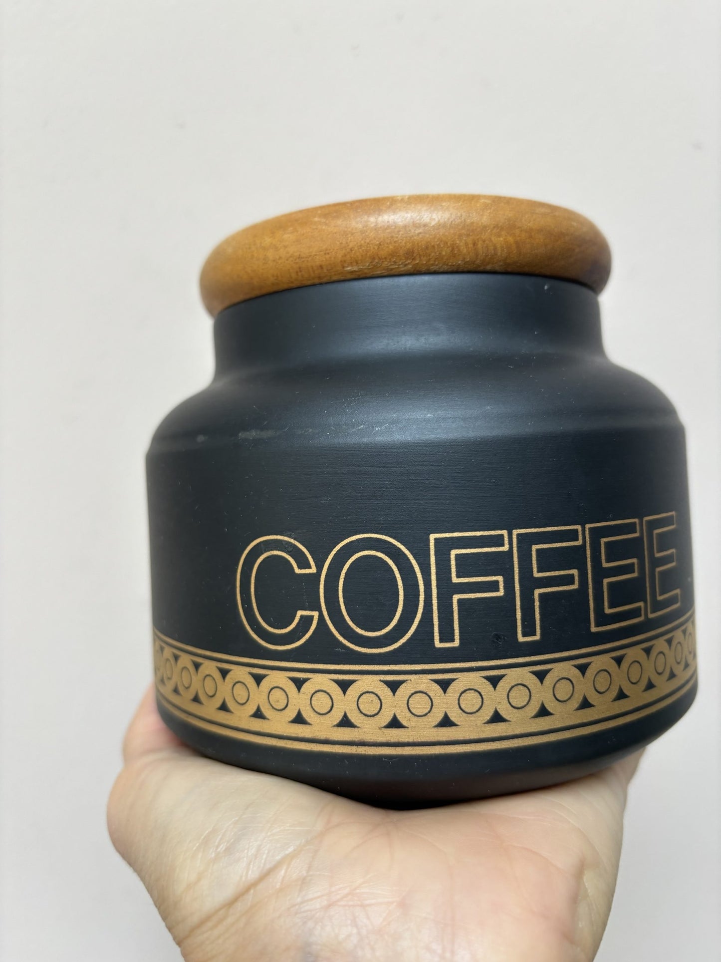 Vintage Hornsea coffee pot with wooden lid