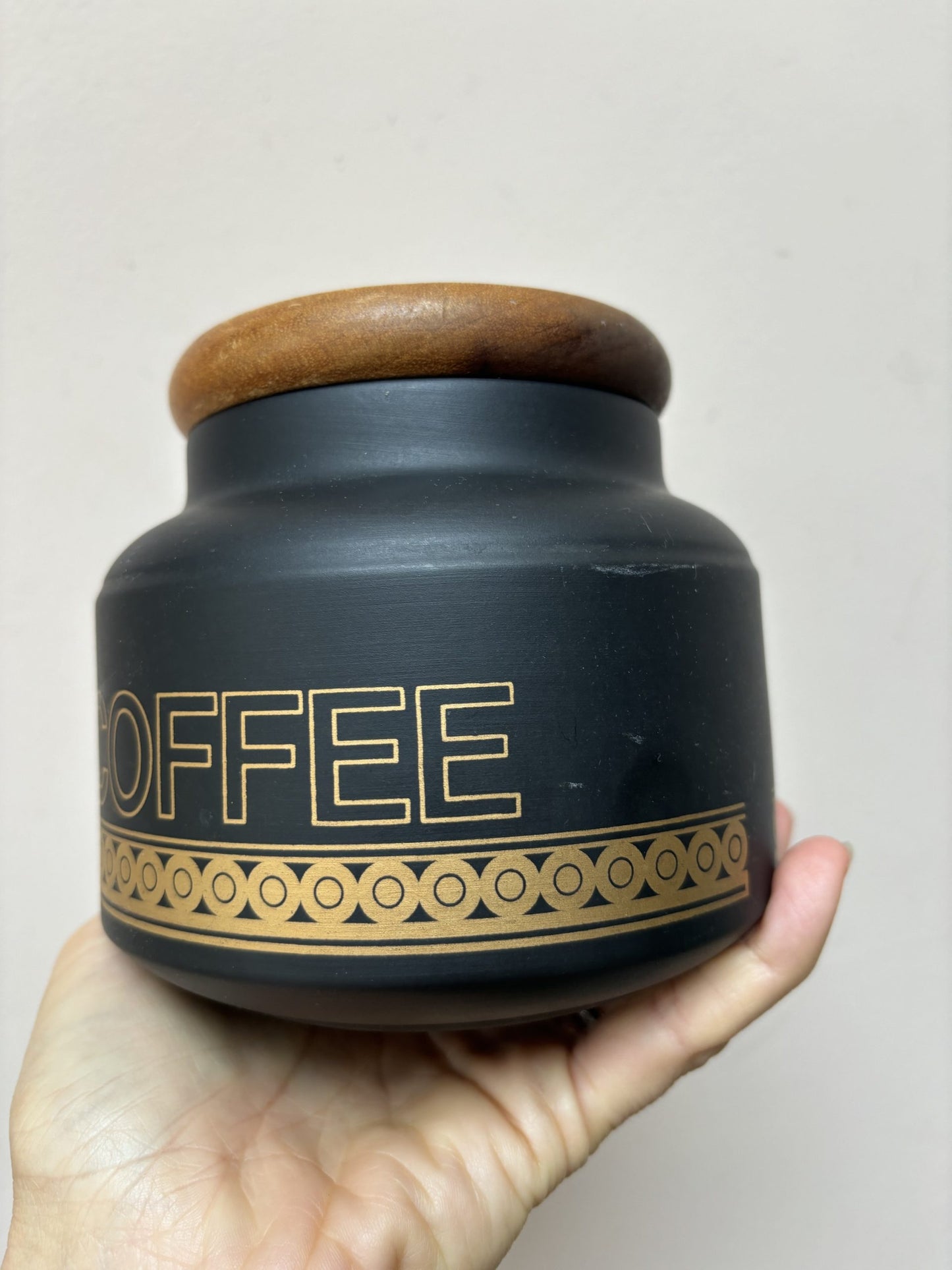 Vintage Hornsea coffee pot with wooden lid