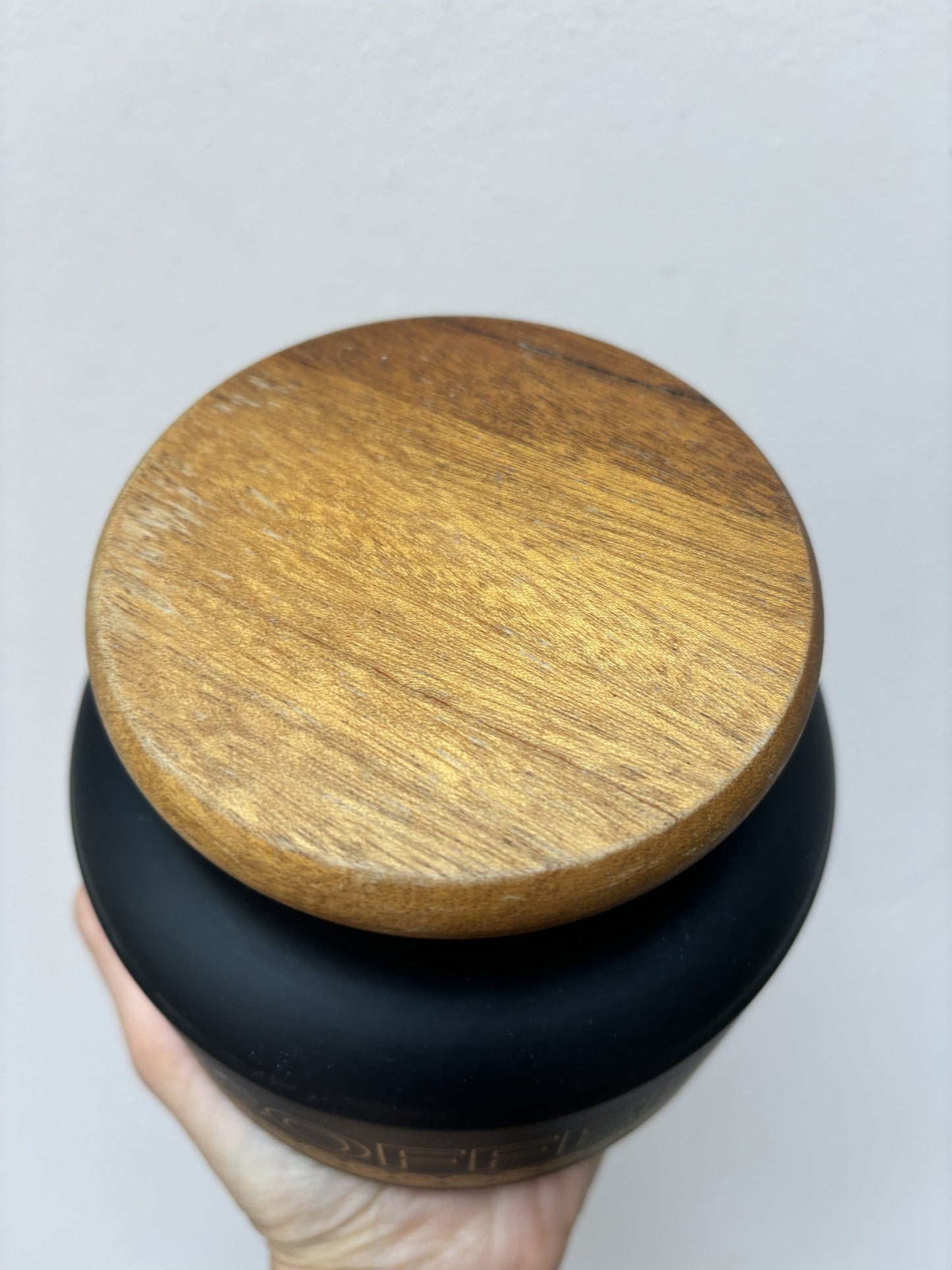 Vintage Hornsea coffee pot with wooden lid