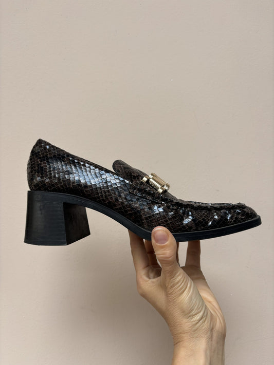 Leather snake print shoes with gold buckle uk5/6