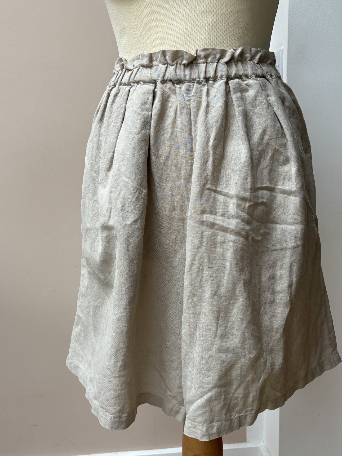 Beige cotton linen mix long shorts size 16