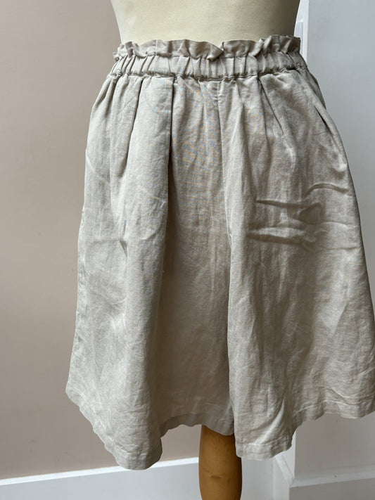 Beige cotton linen mix long shorts size 16