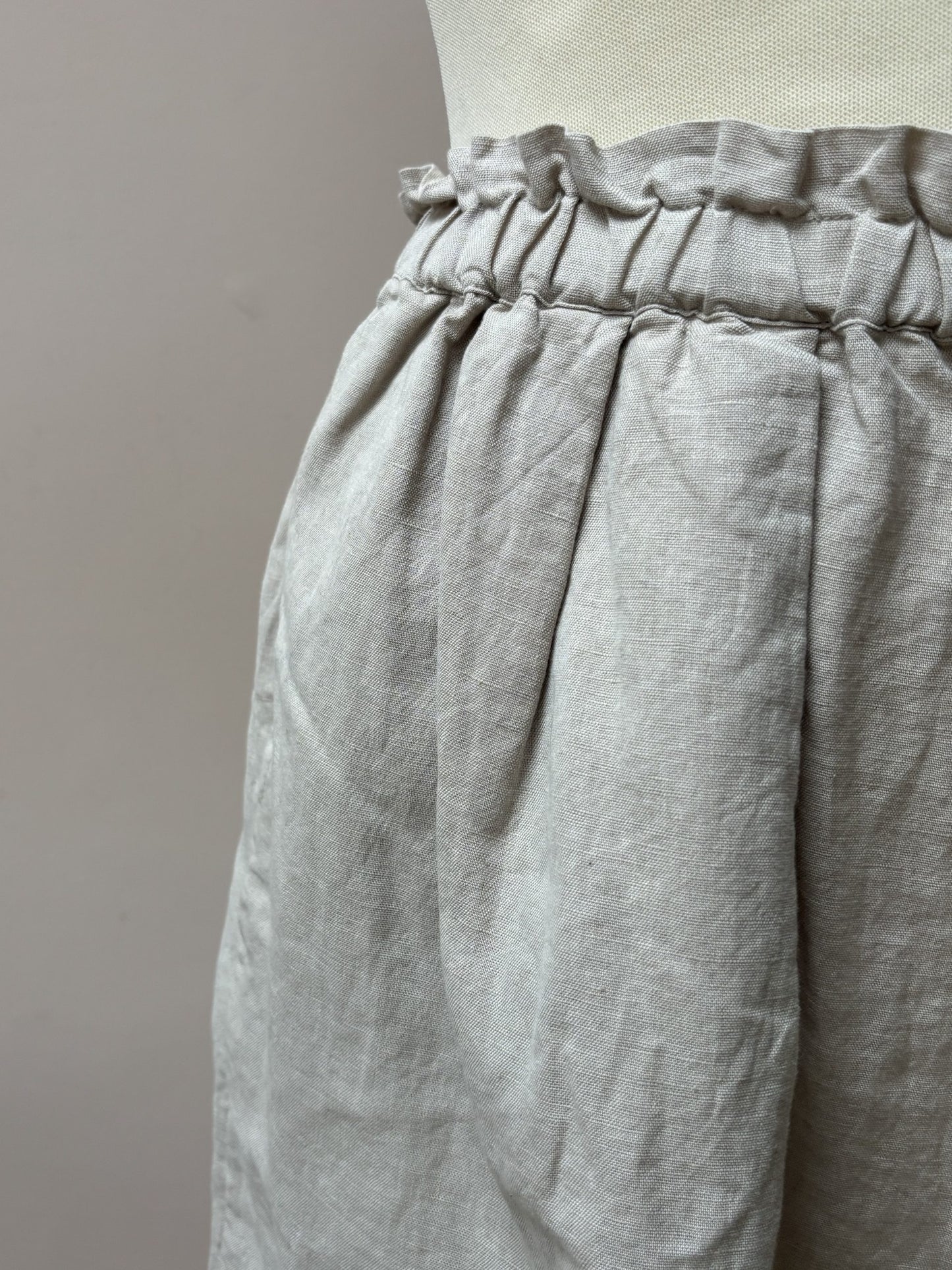 Beige cotton linen mix long shorts size 16