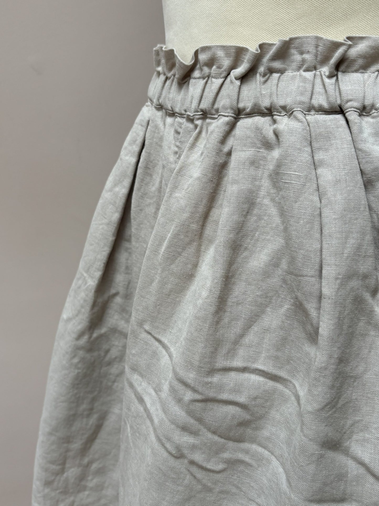 Beige cotton linen mix long shorts size 16