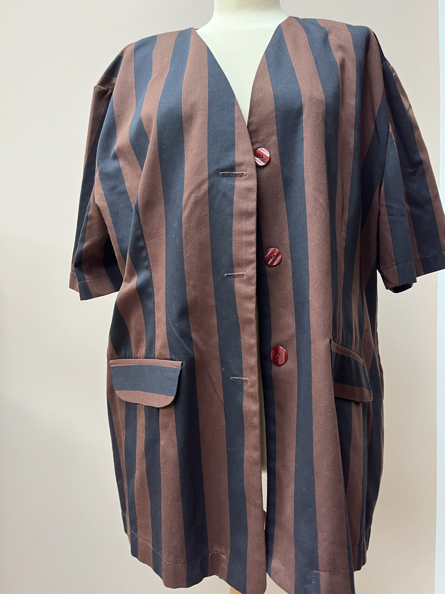 Vintage striped short sleeved blazer size 12-20