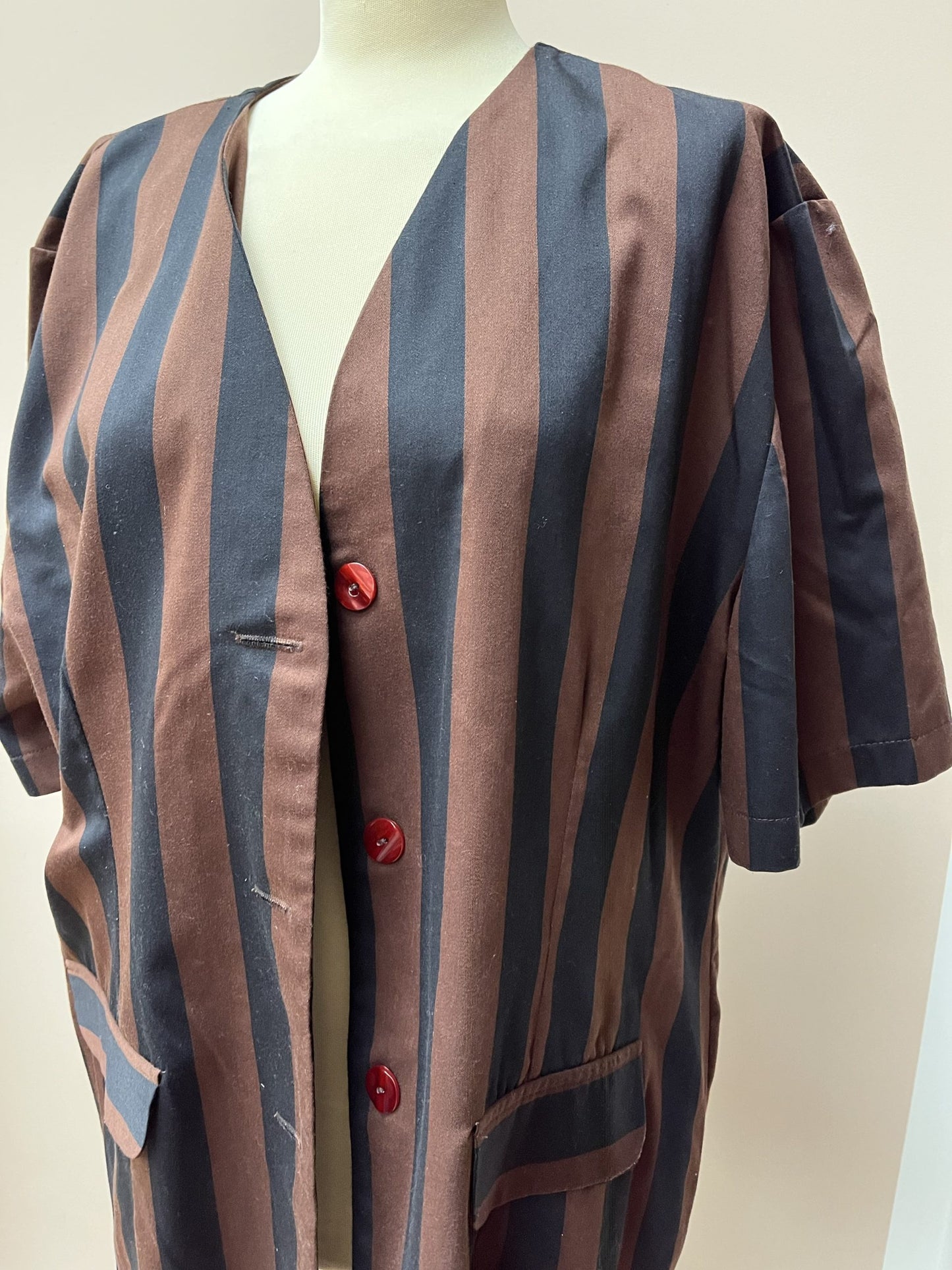 Vintage striped short sleeved blazer size 12-20