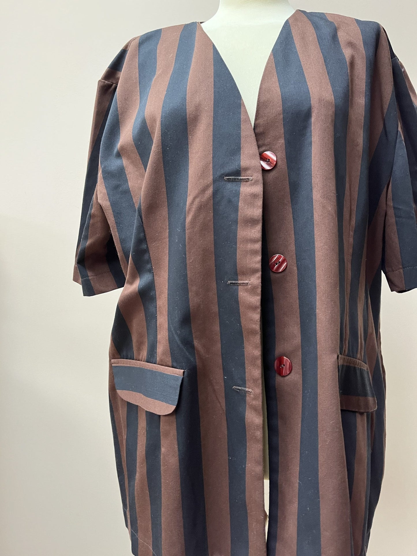 Vintage striped short sleeved blazer size 12-20