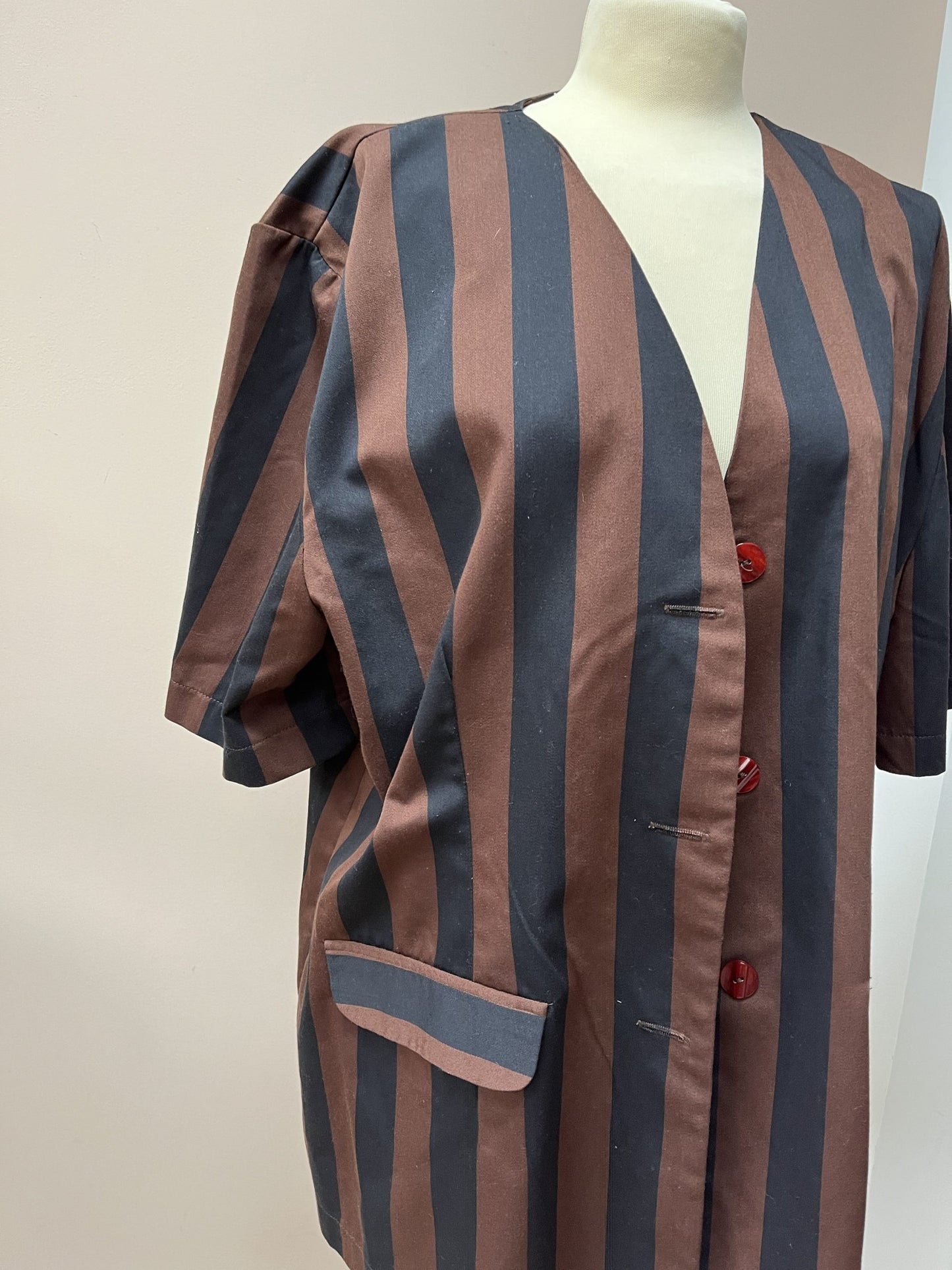 Vintage striped short sleeved blazer size 12-20