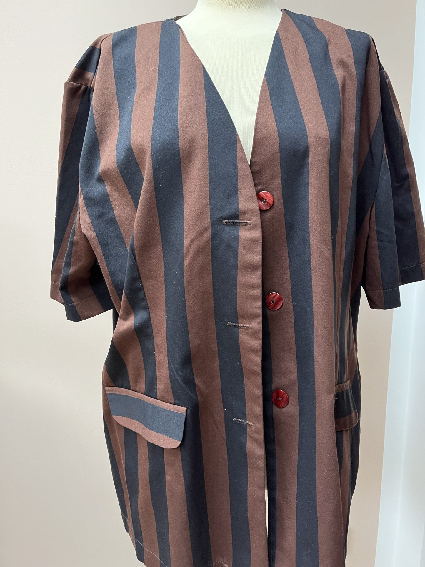 Vintage striped short sleeved blazer size 12-20