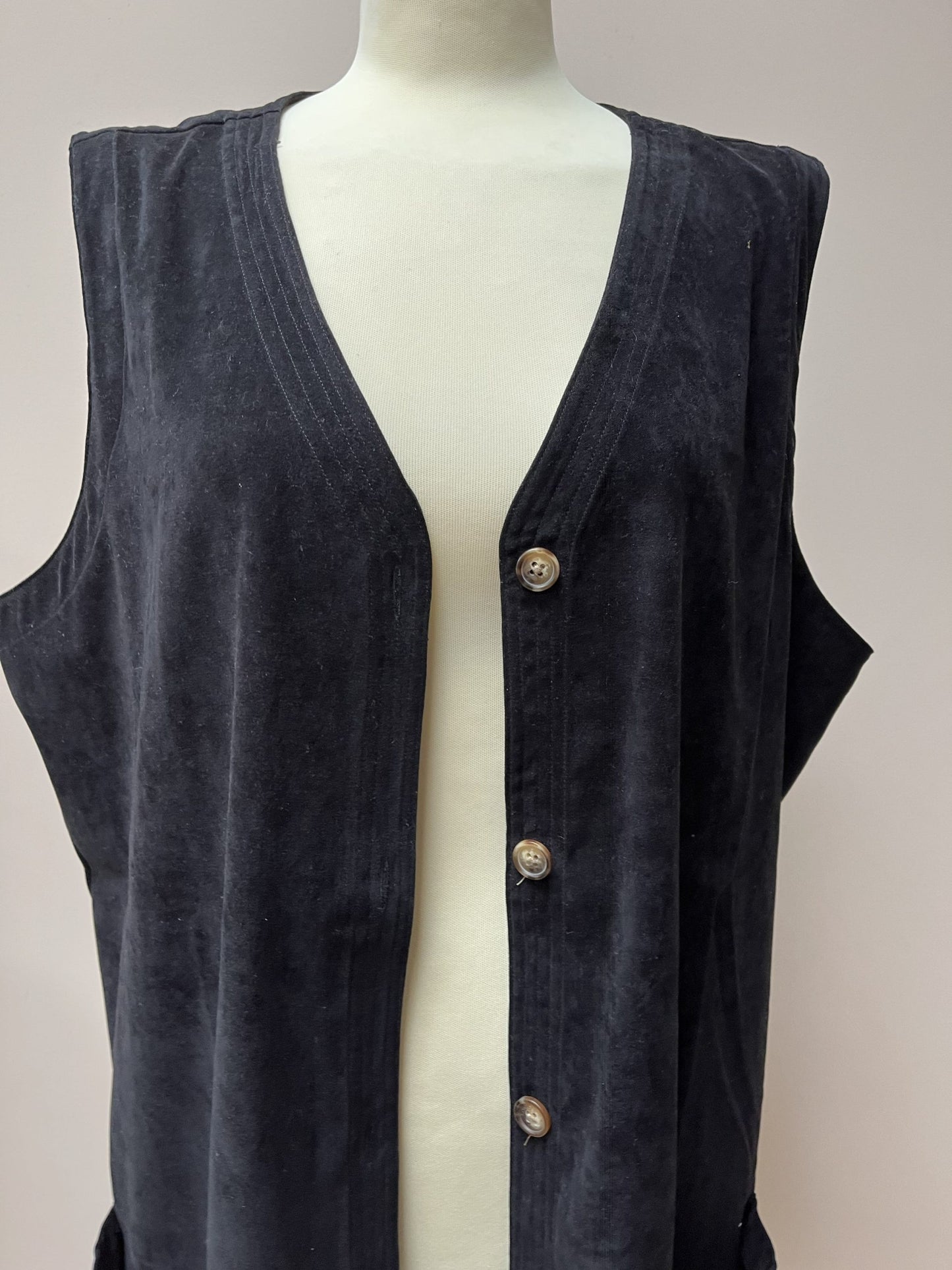 Orvis black faux suede waistcoat size XL