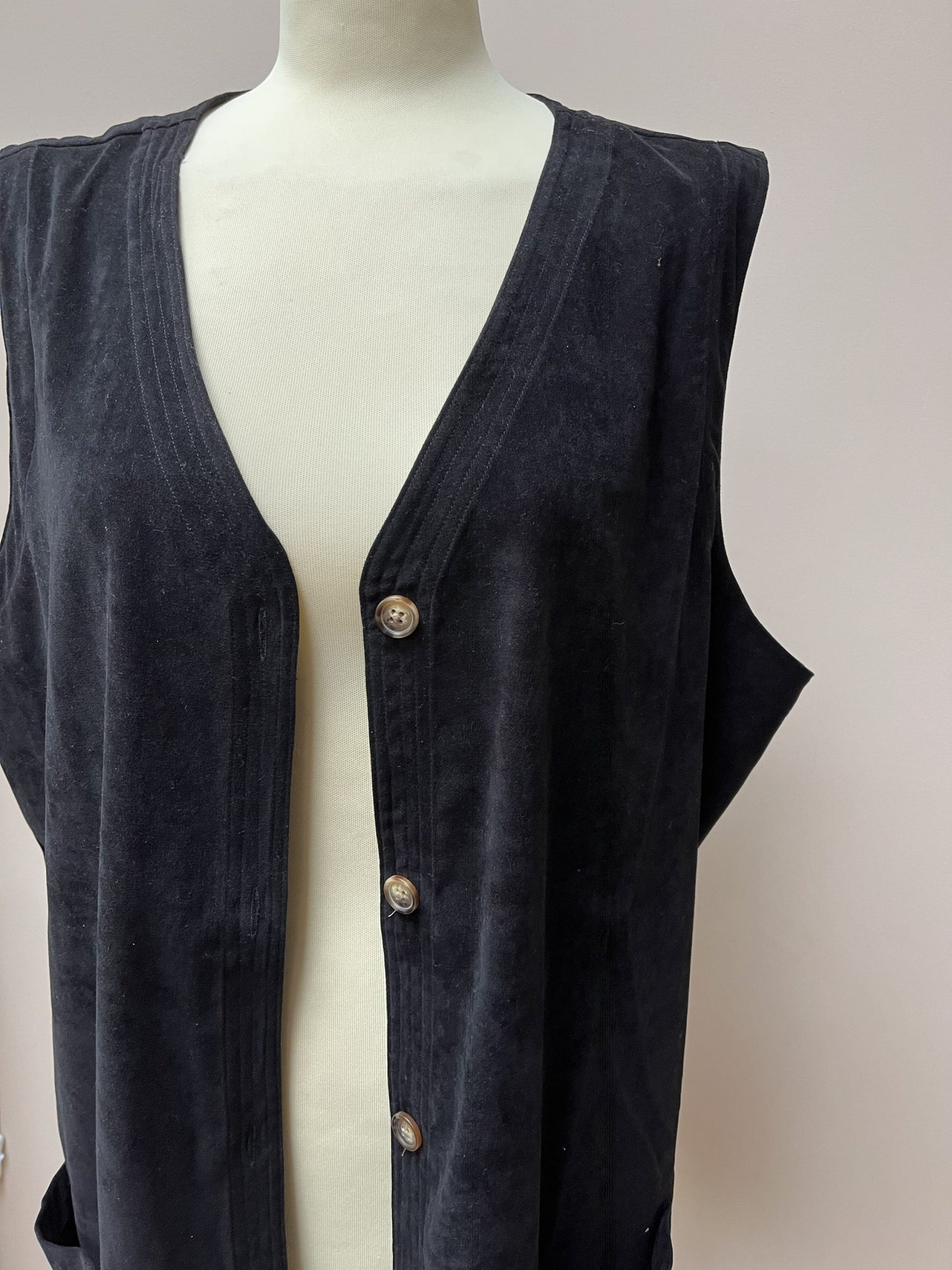 Orvis black faux suede waistcoat size XL