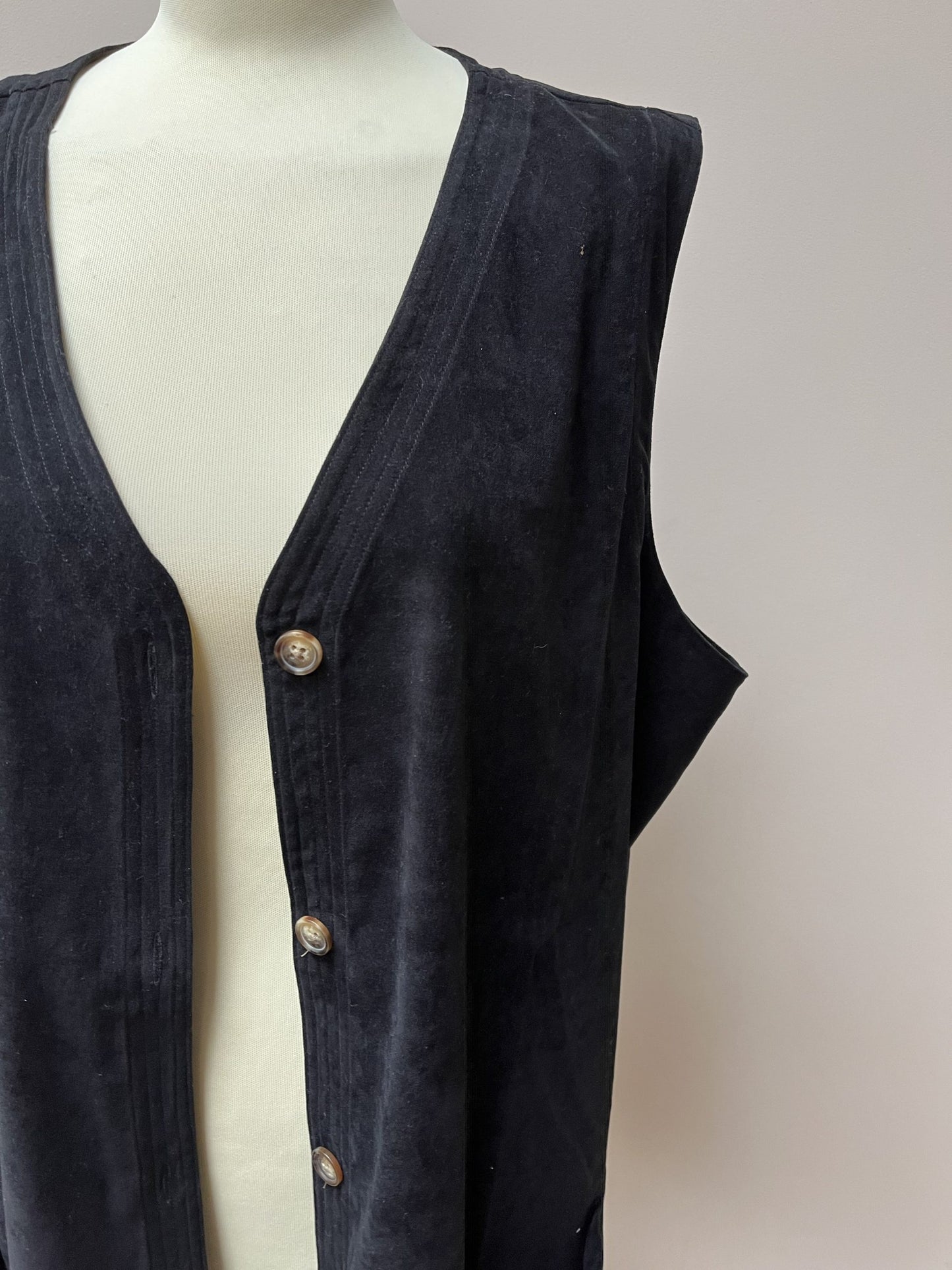 Orvis black faux suede waistcoat size XL