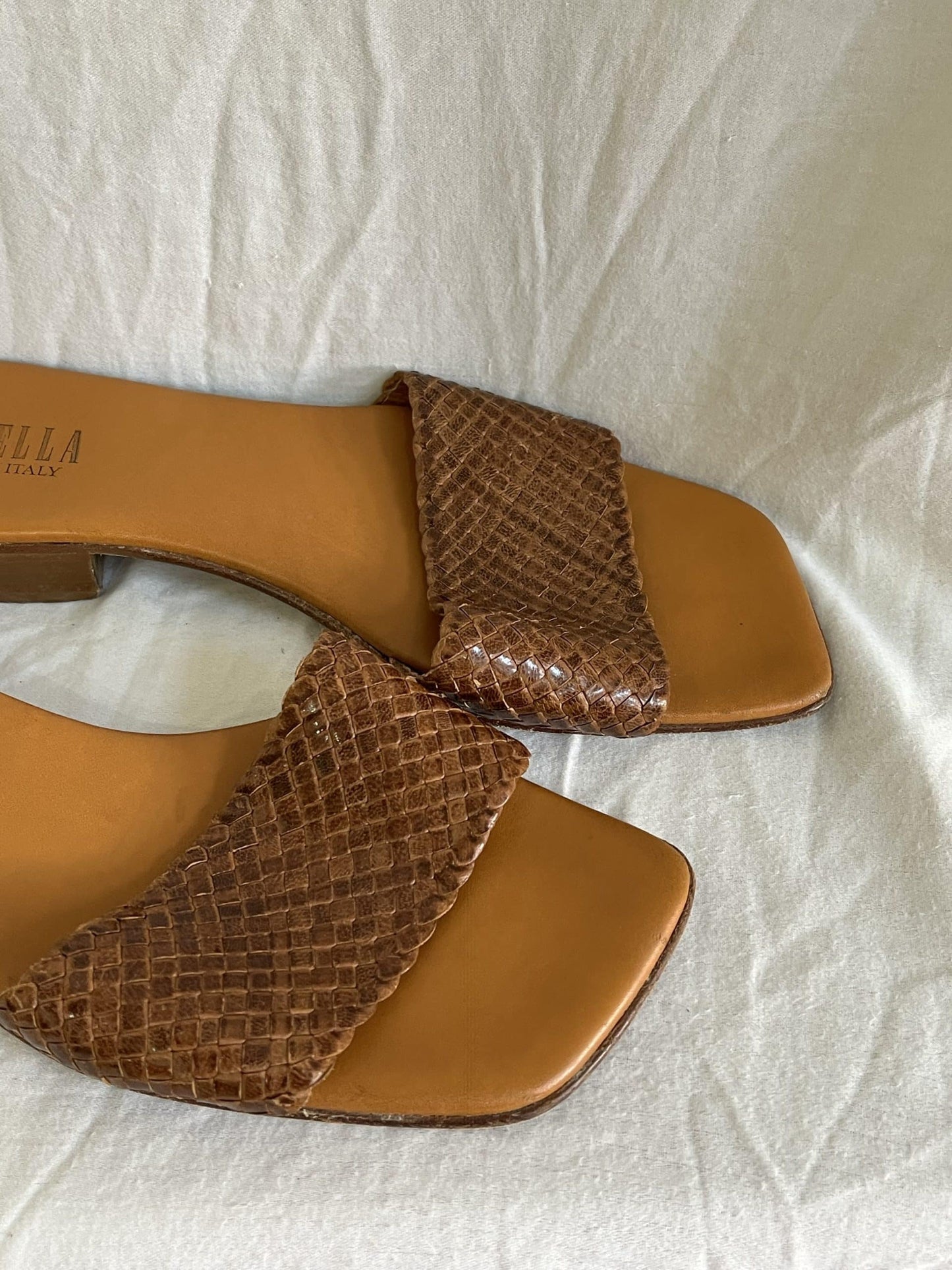 Leather sandals size U.K.5