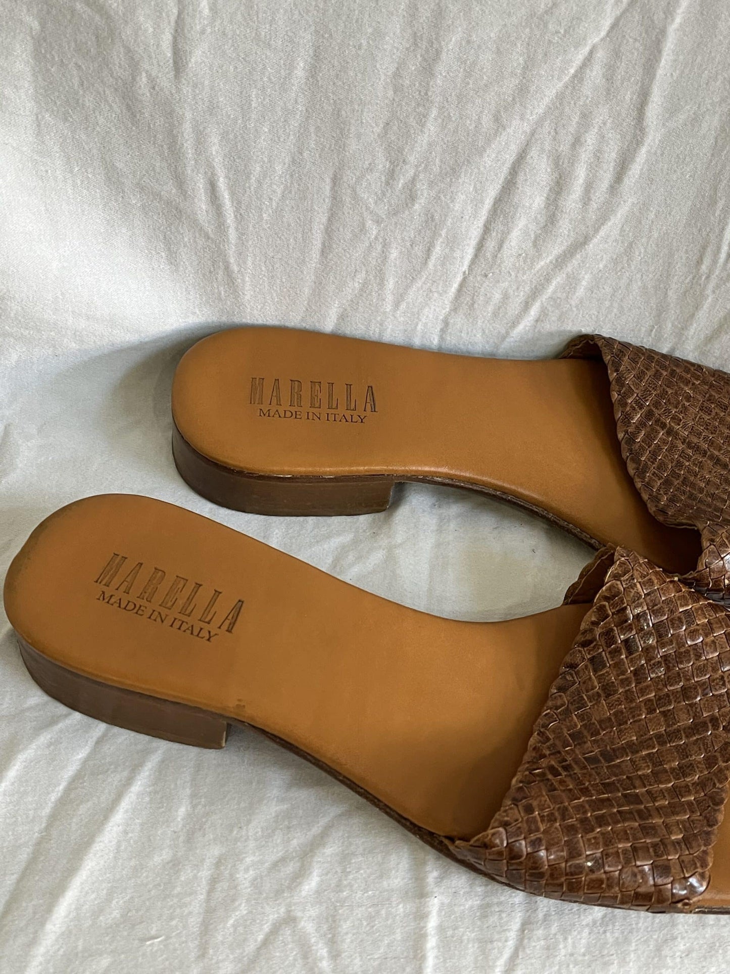 Leather sandals size U.K.5