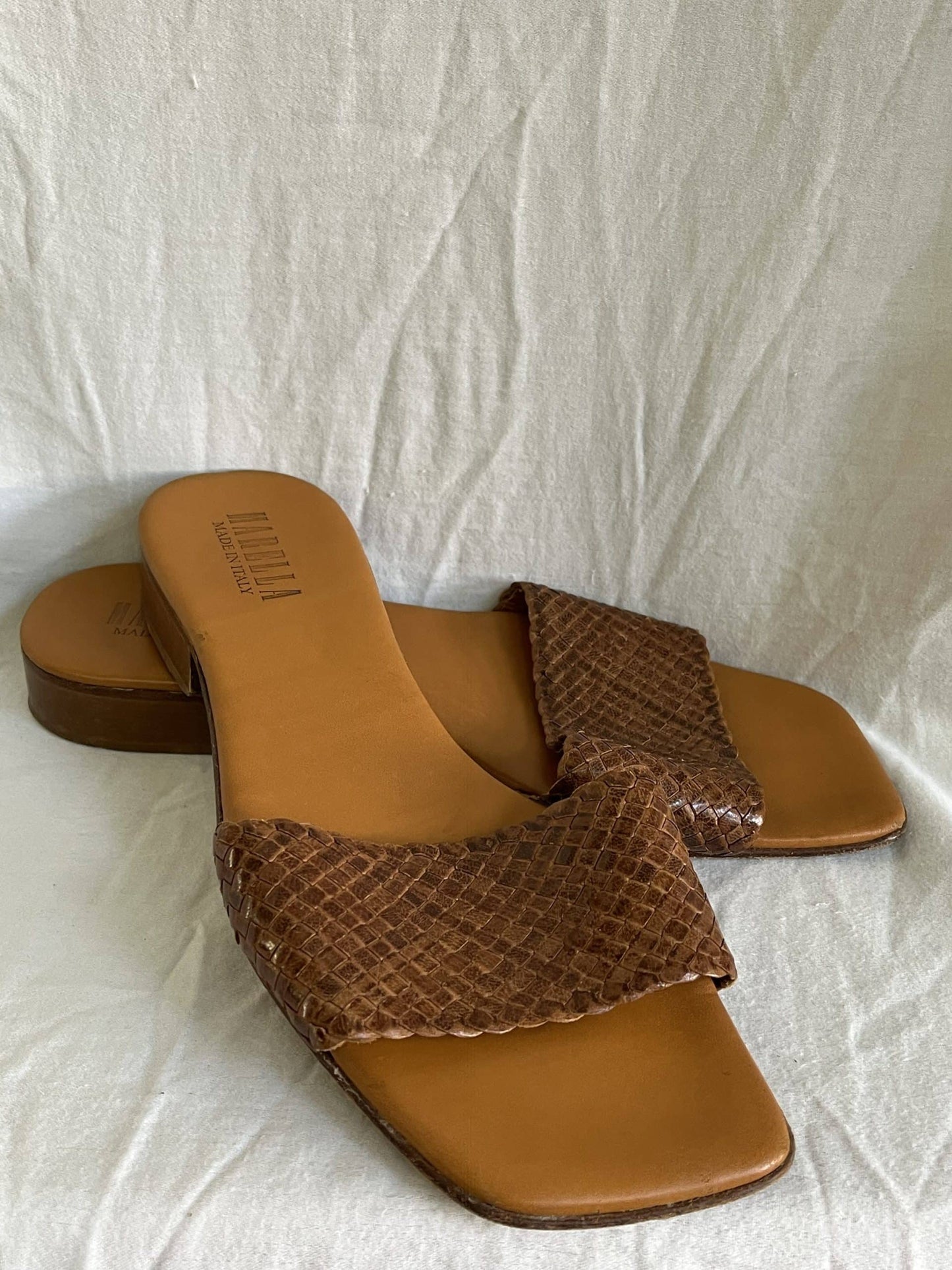 Leather sandals size U.K.5