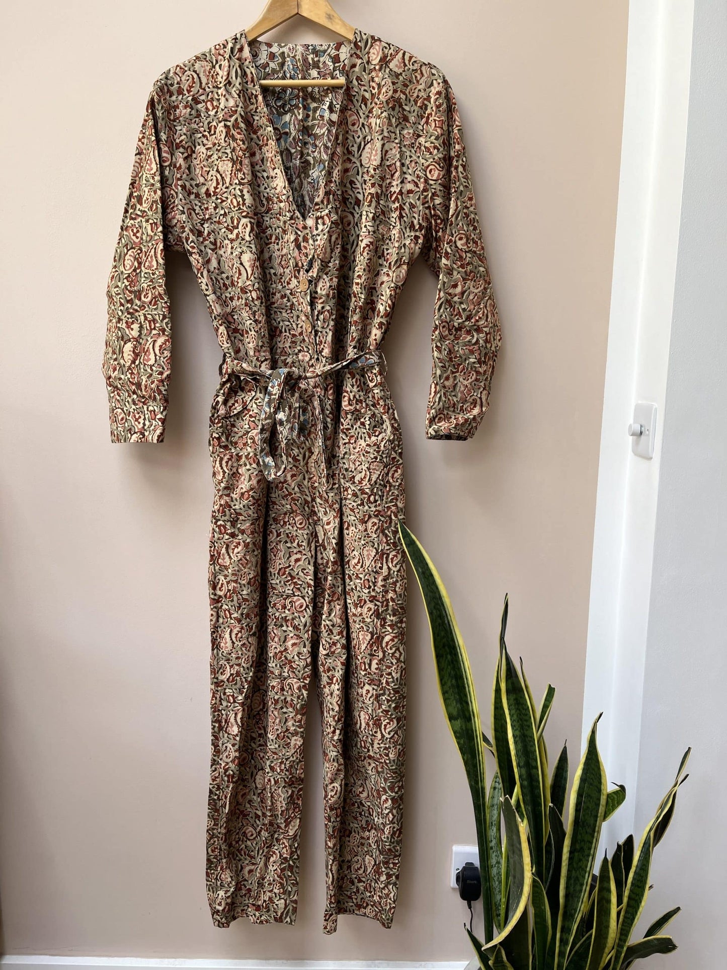 Ombaby reversible jumpsuit size Medium