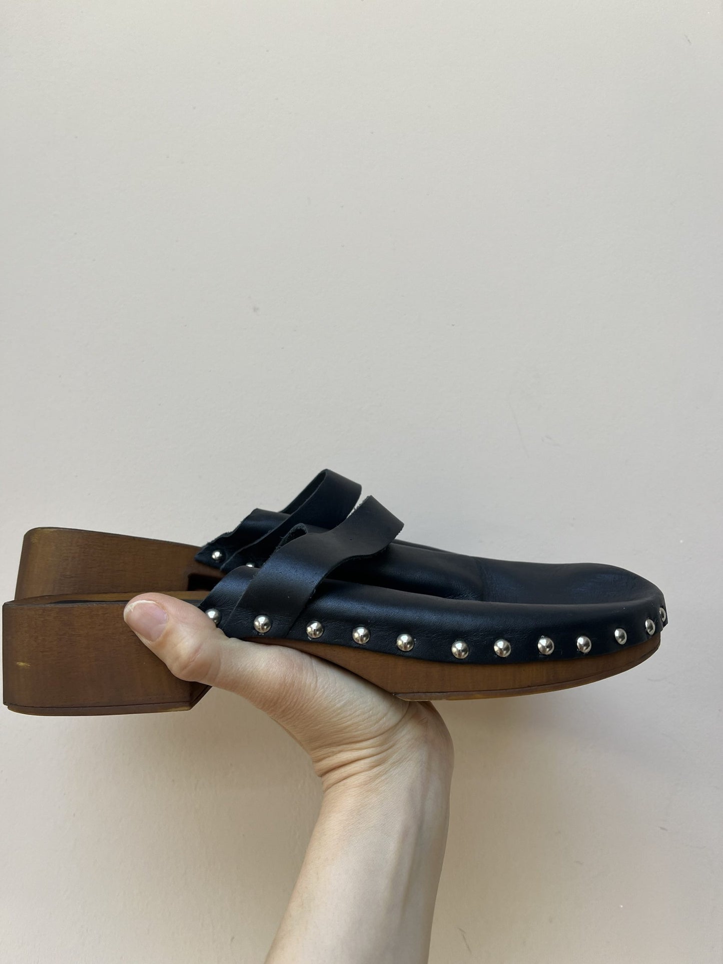 Leather clogs size U.K 8