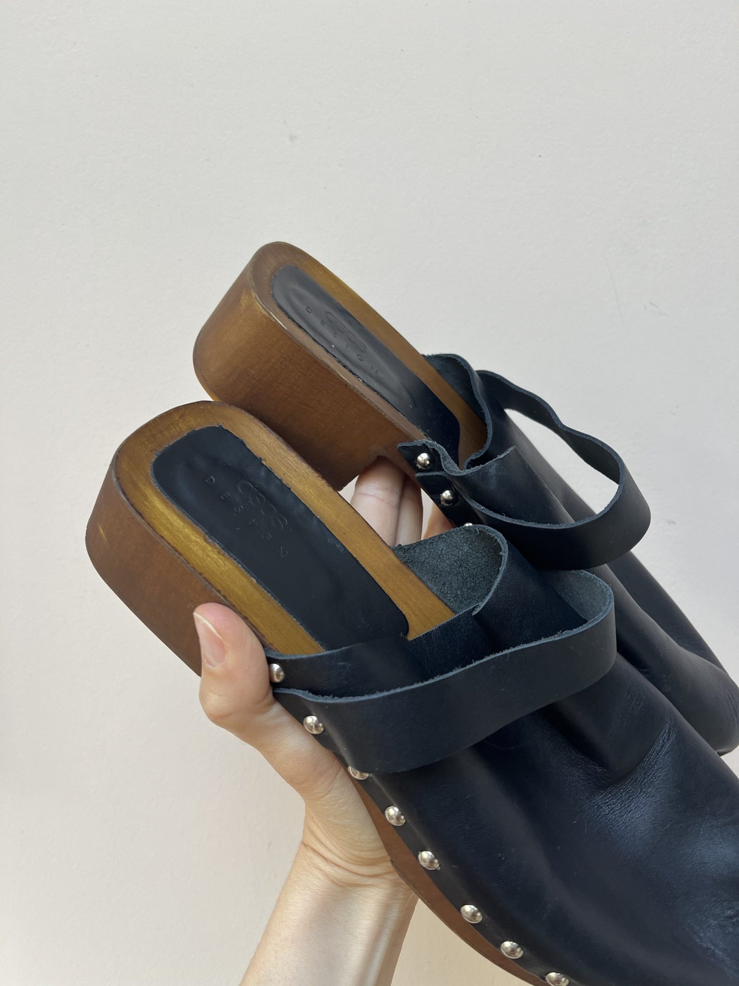 Leather clogs size U.K 8